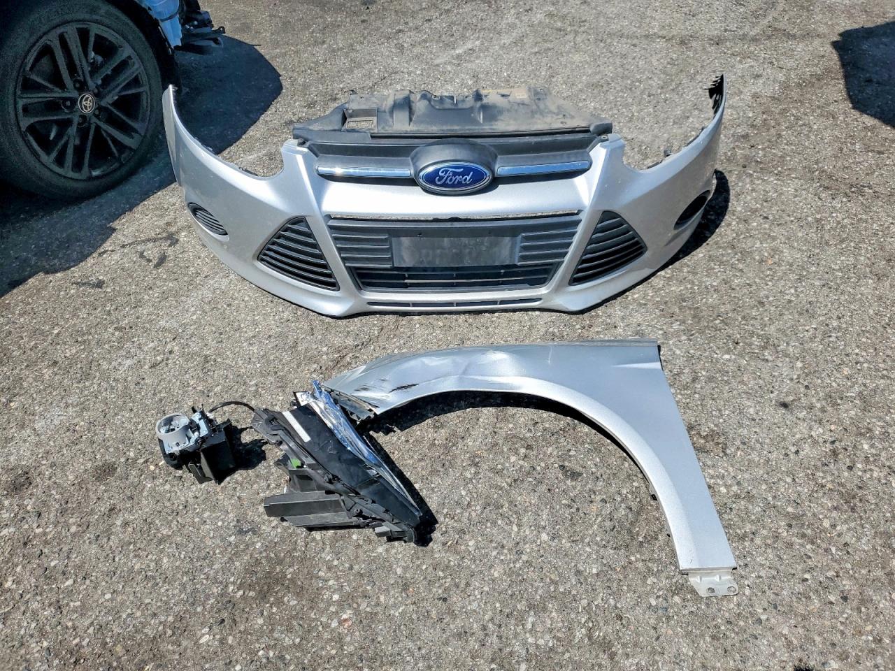 2014 Ford Focus Se Silver vin: 1FADP3F20EL124322