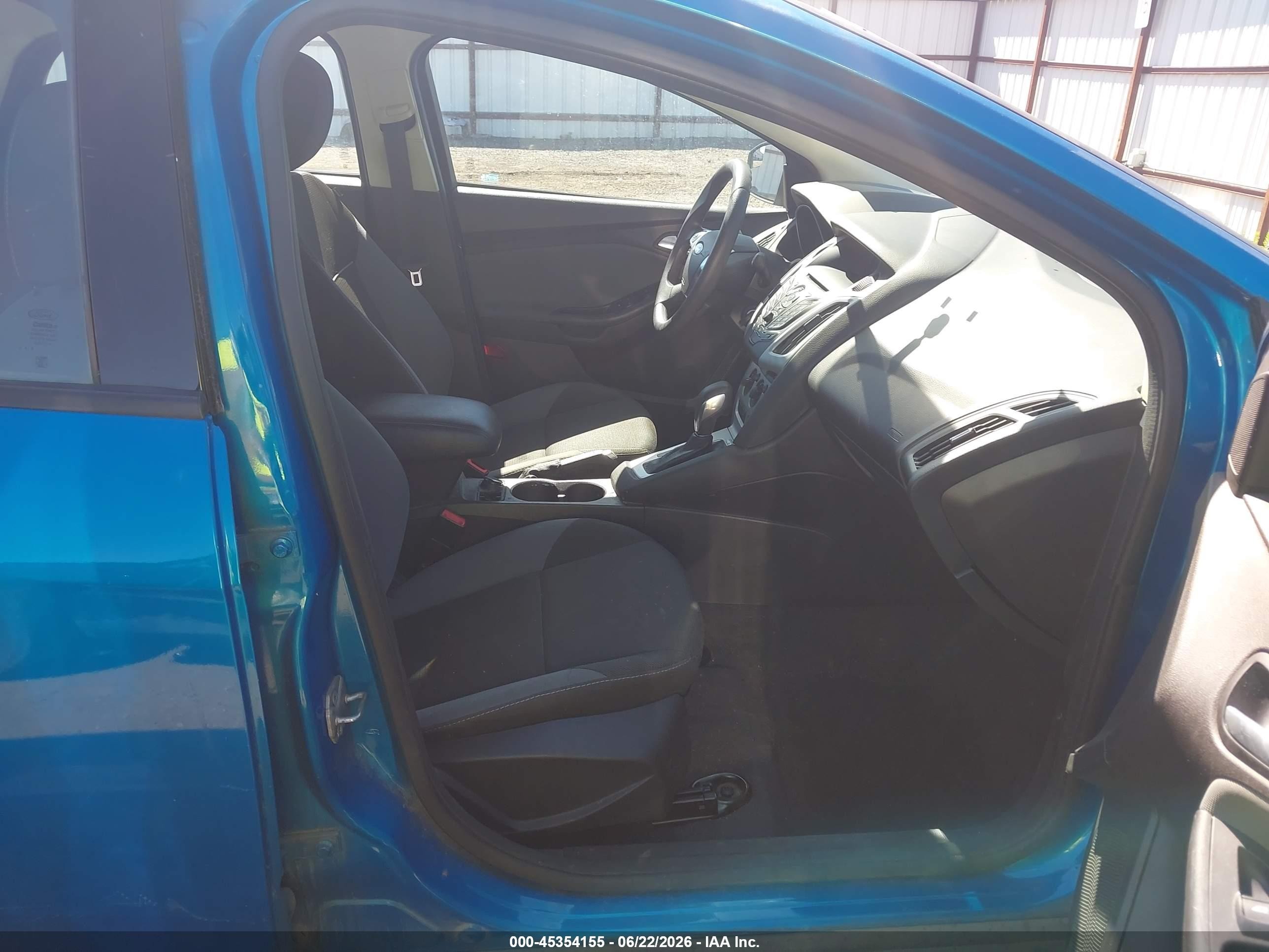 2014 Ford Focus Se Blue vin: 1FADP3F20EL141296