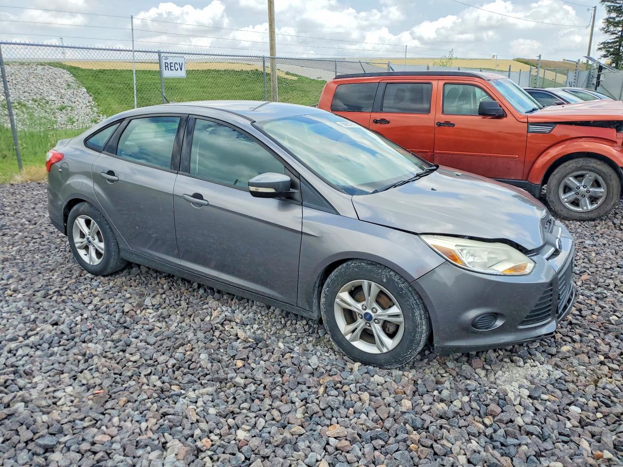 2014 Ford Focus Se Gray vin: 1FADP3F20EL167655