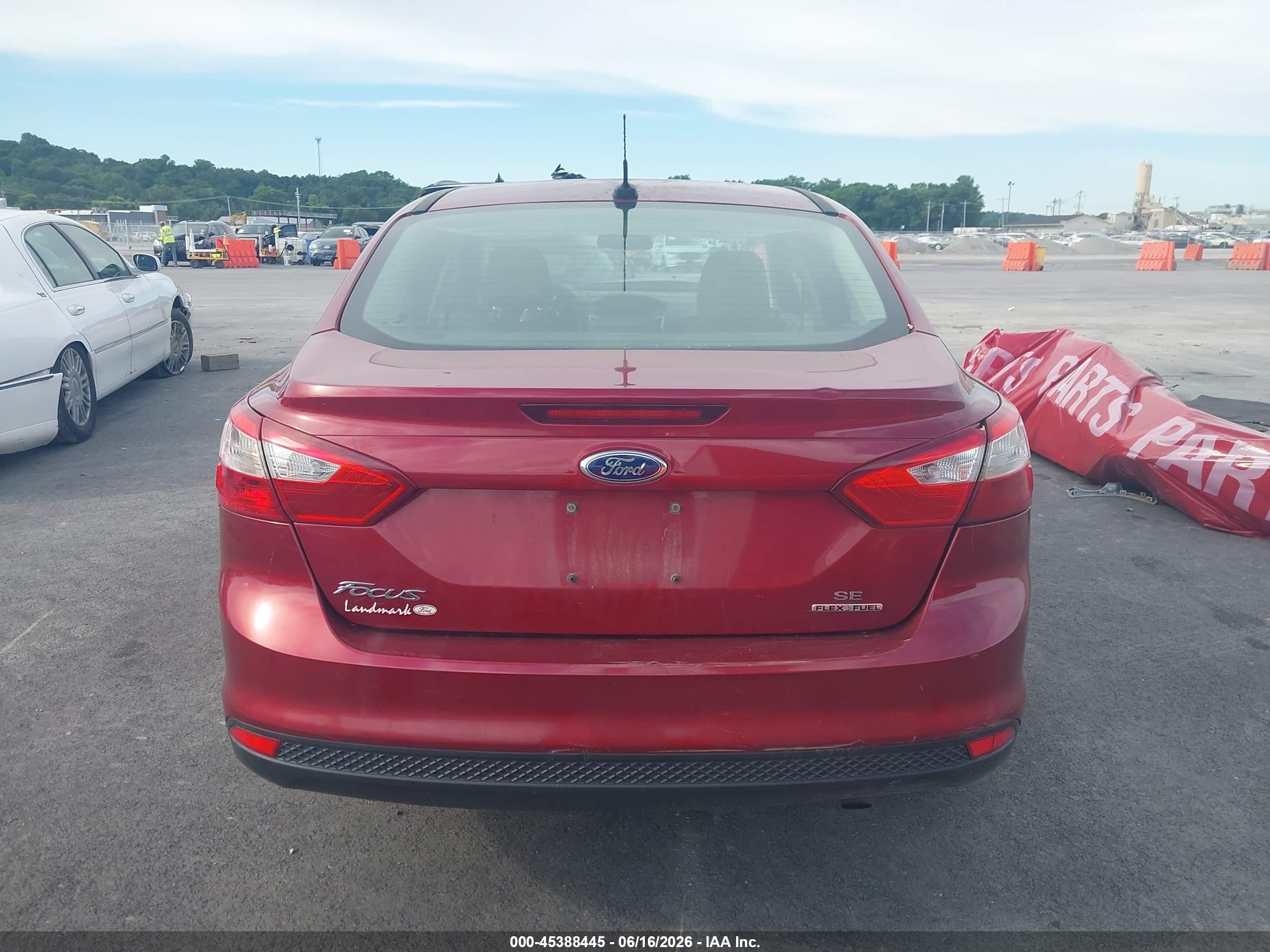 2014 Ford Focus Se Красный vin: 1FADP3F20EL181278