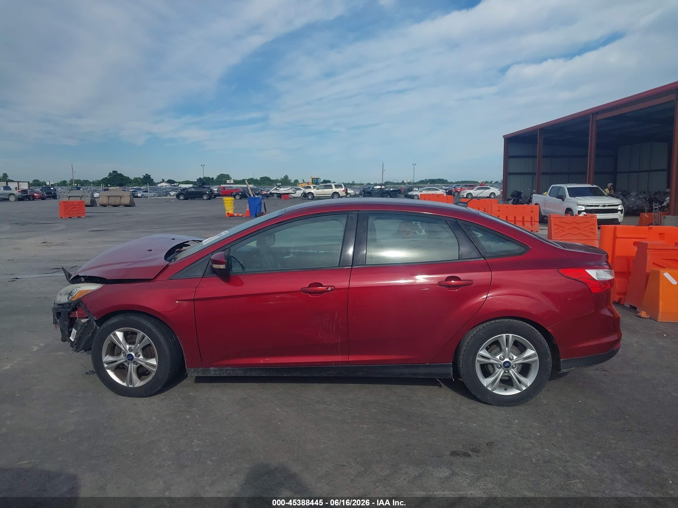 2014 Ford Focus Se Красный vin: 1FADP3F20EL181278