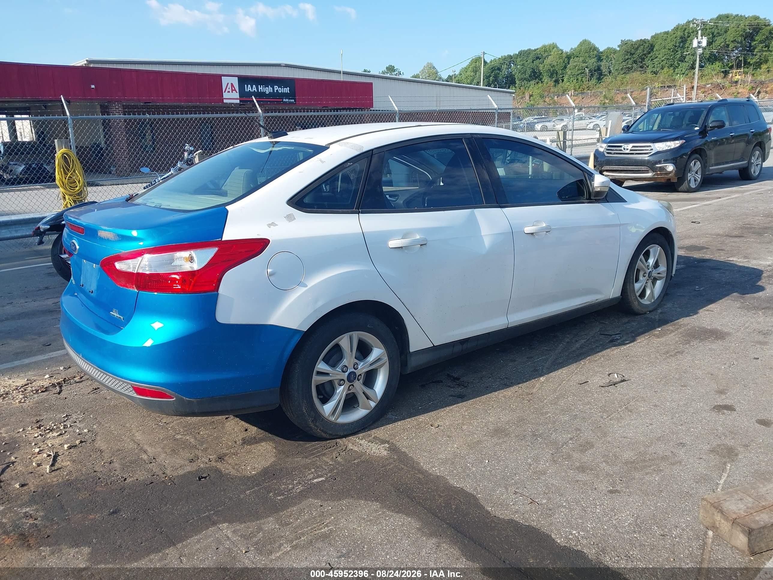 2014 Ford Focus Se Белый vin: 1FADP3F20EL203148
