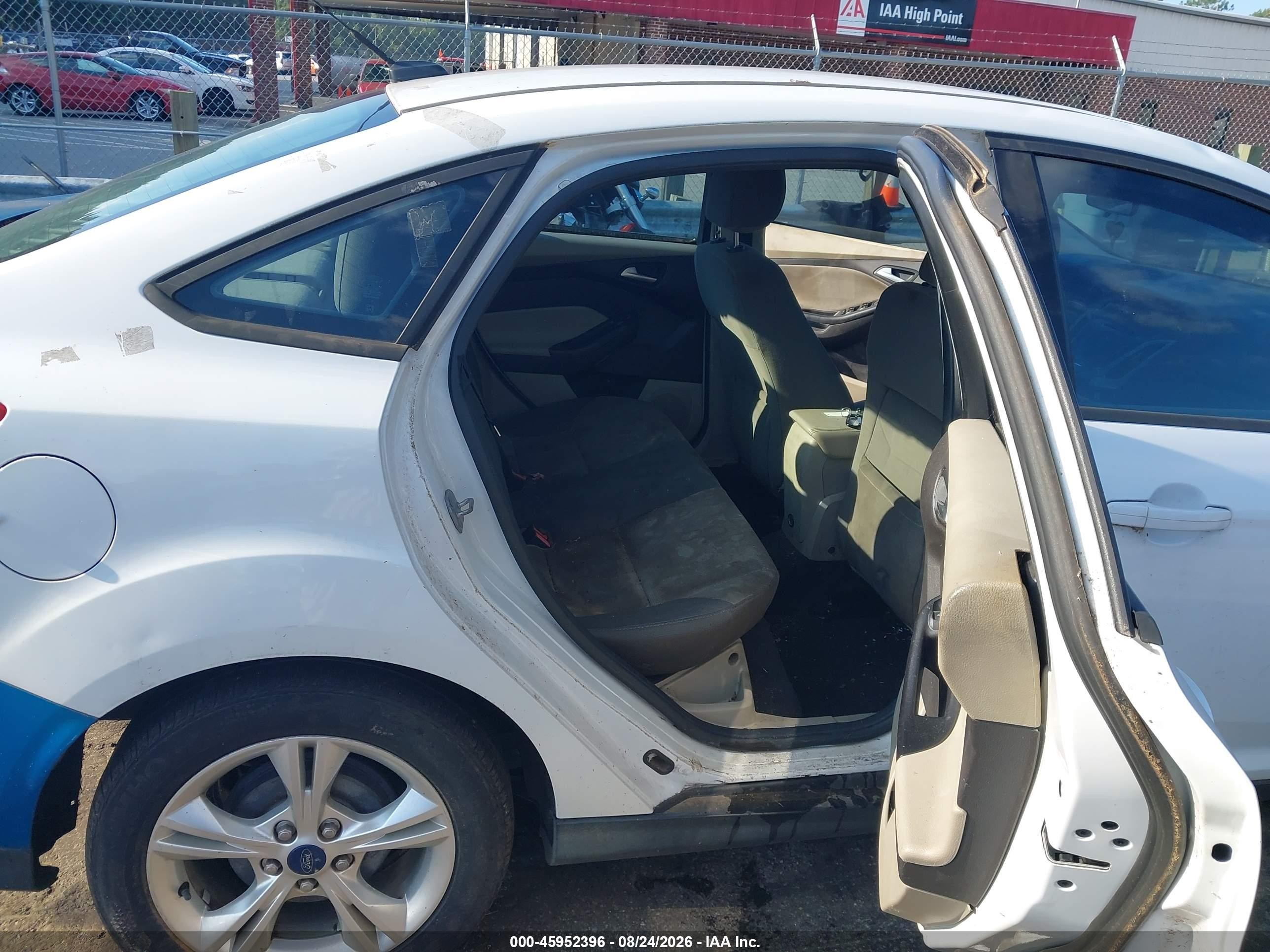 2014 Ford Focus Se Белый vin: 1FADP3F20EL203148