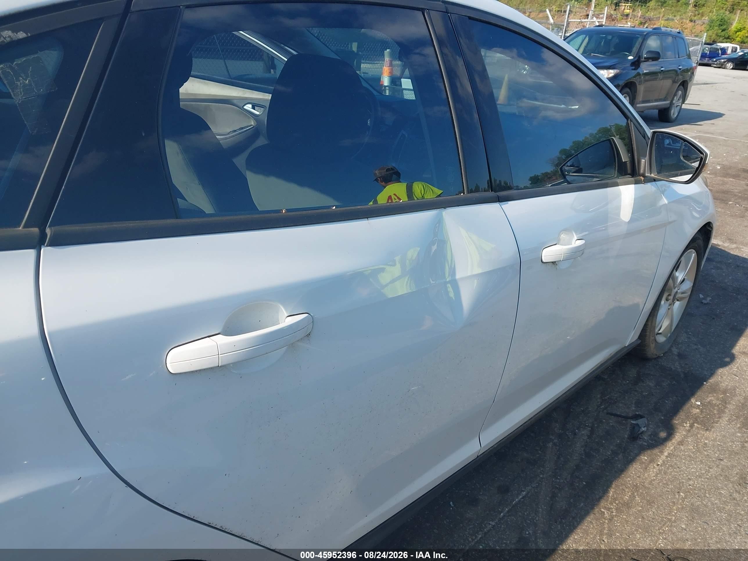 2014 Ford Focus Se Белый vin: 1FADP3F20EL203148