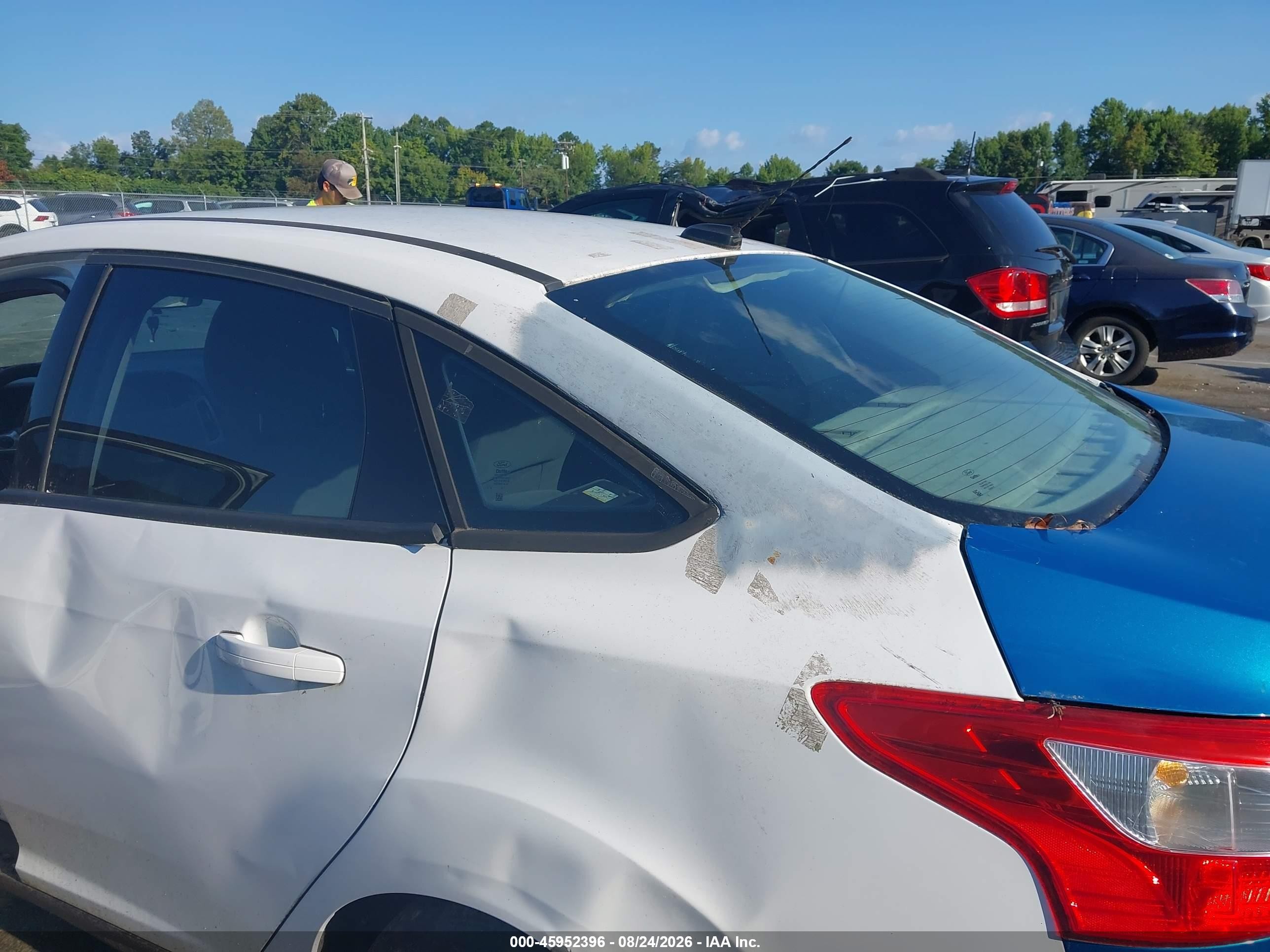 2014 Ford Focus Se Белый vin: 1FADP3F20EL203148