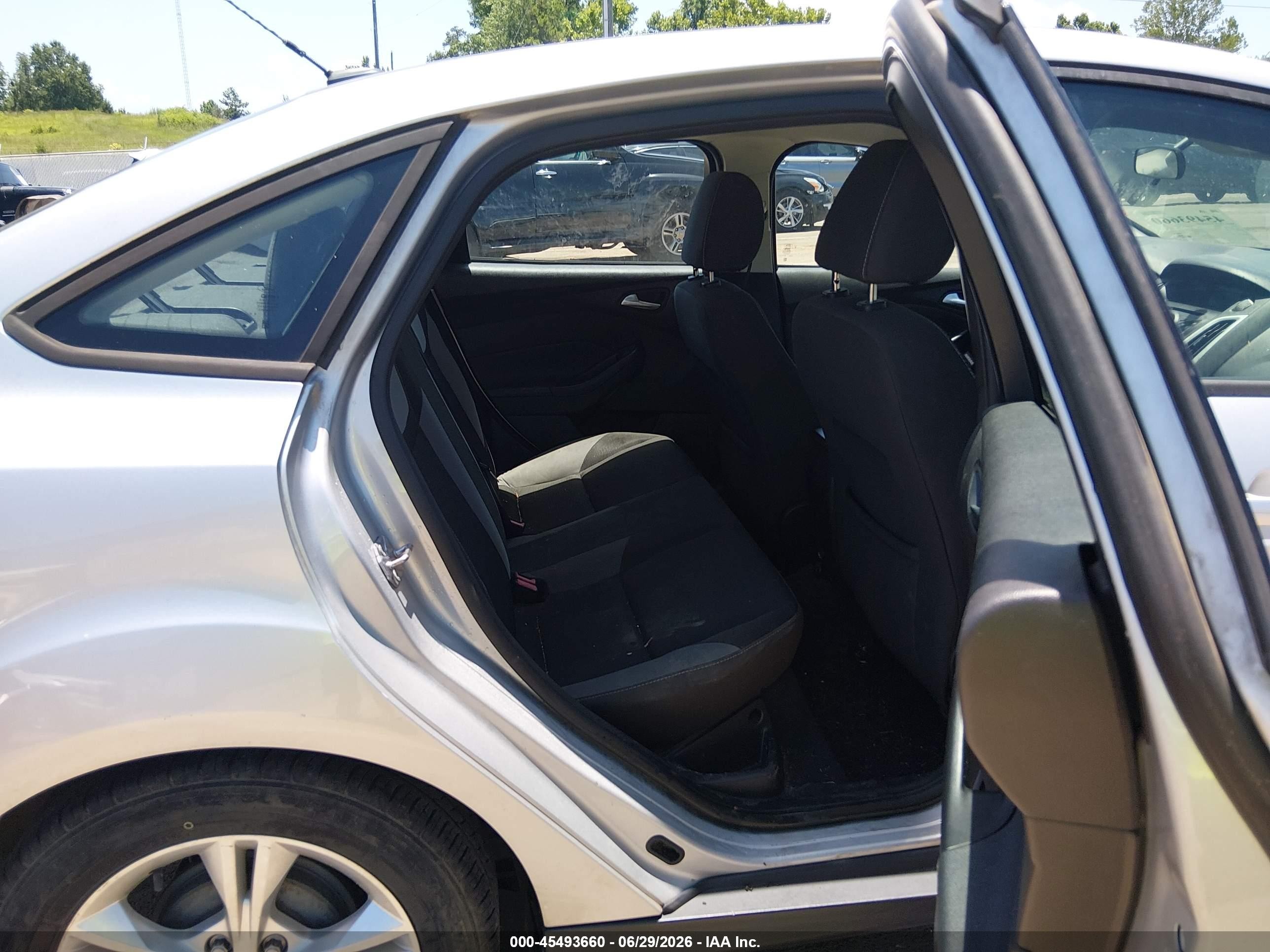 2014 Ford Focus Se Silver vin: 1FADP3F20EL227529