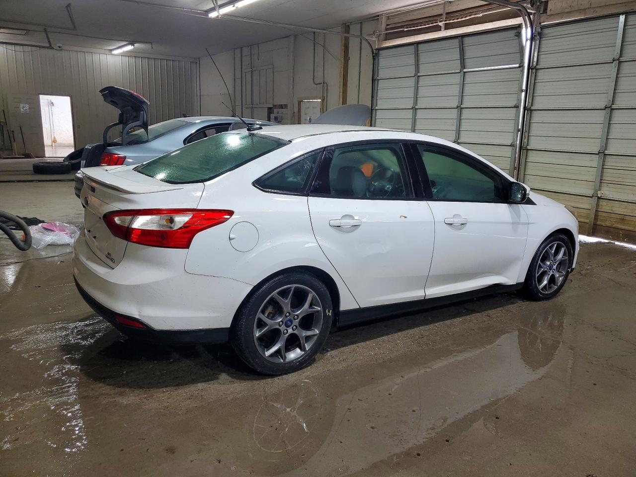 2014 Ford Focus Se White vin: 1FADP3F20EL234027