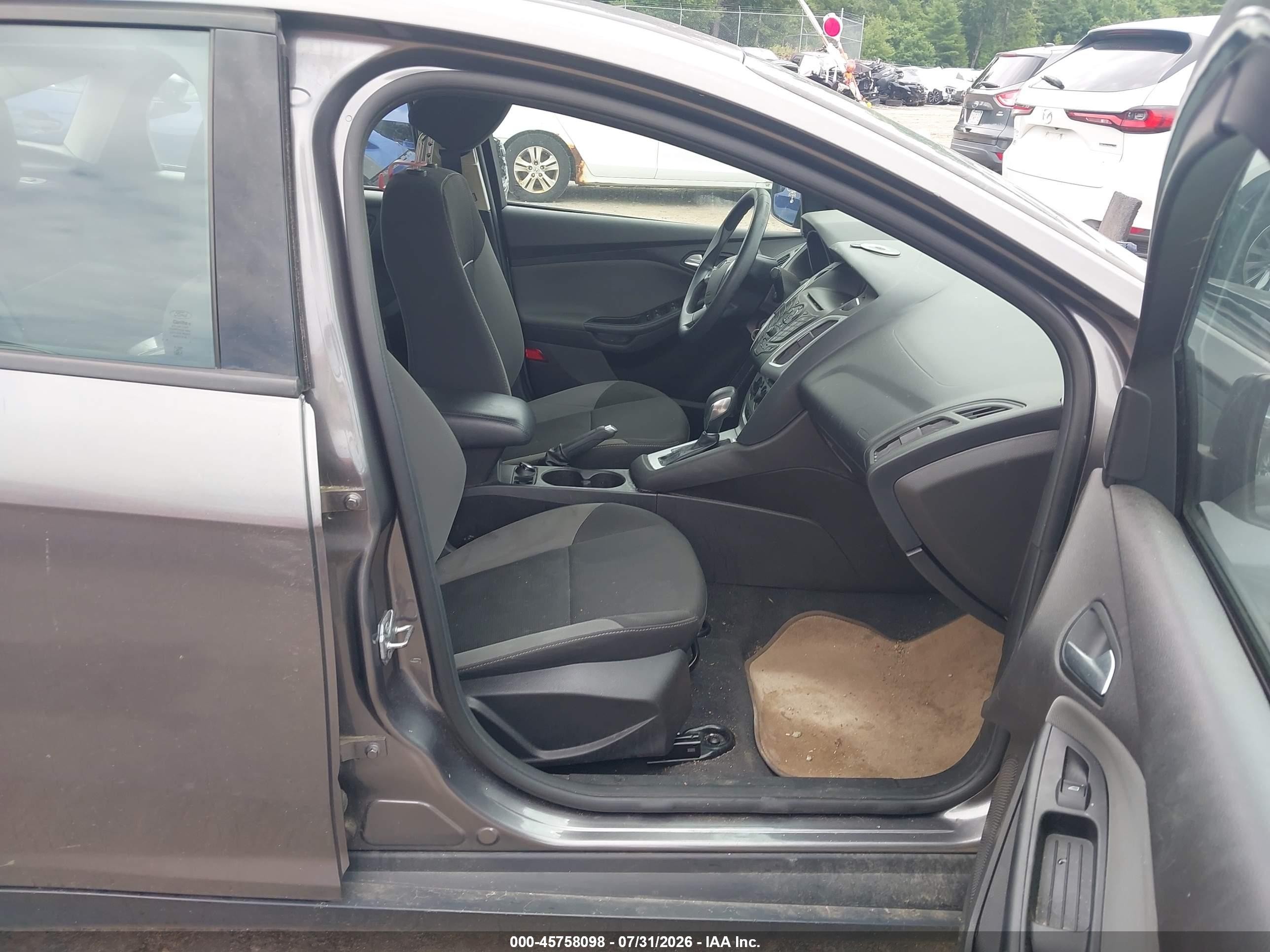 2014 Ford Focus Se Gray vin: 1FADP3F20EL250793