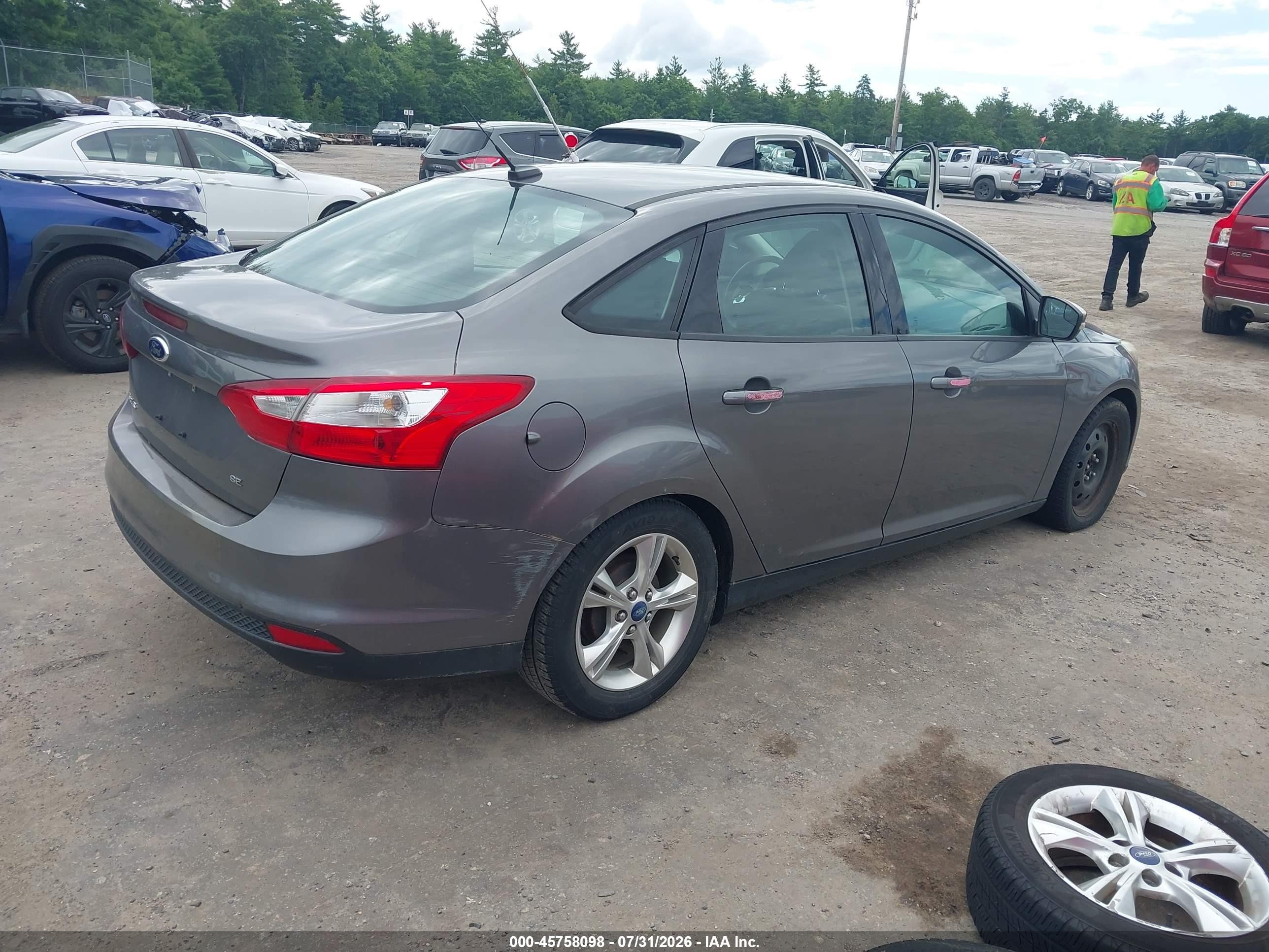 2014 Ford Focus Se Gray vin: 1FADP3F20EL250793