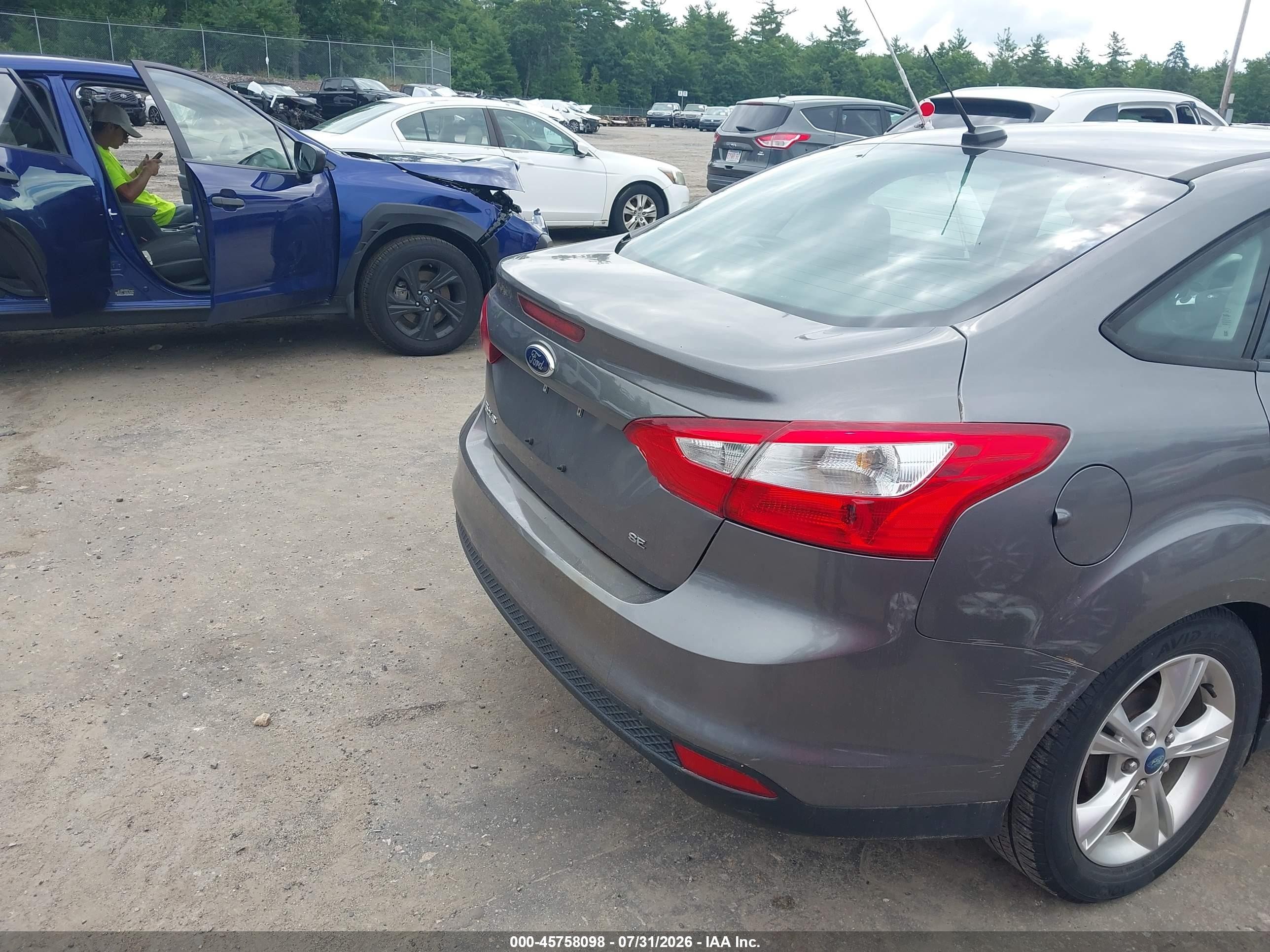 2014 Ford Focus Se Gray vin: 1FADP3F20EL250793