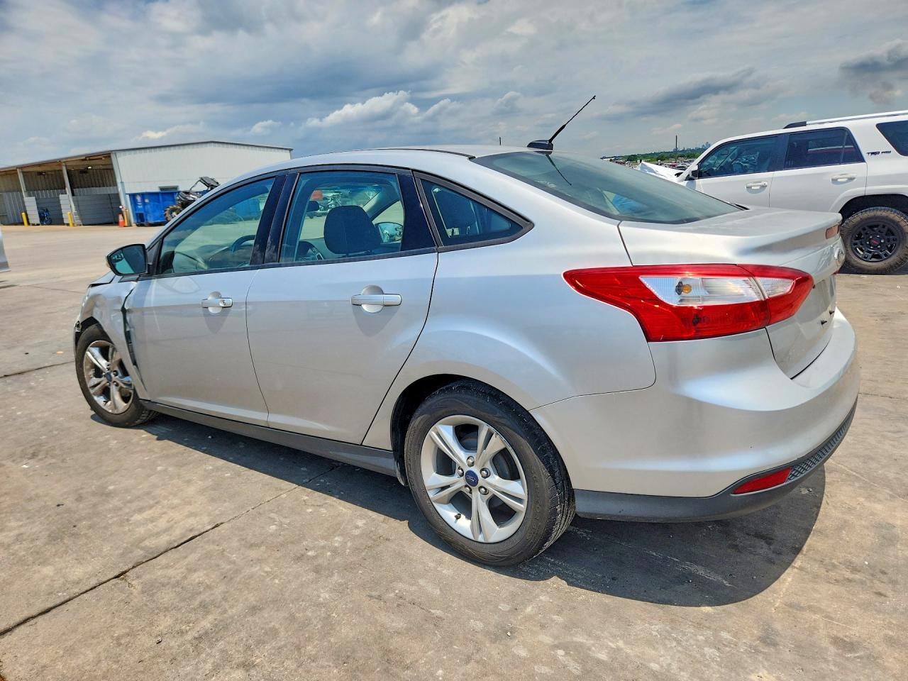 2014 Ford Focus Silver vin: 1FADP3F20EL265570