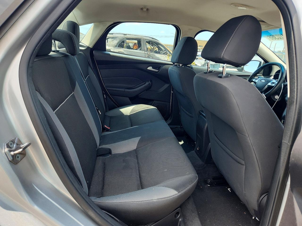 2014 Ford Focus Silver vin: 1FADP3F20EL265570
