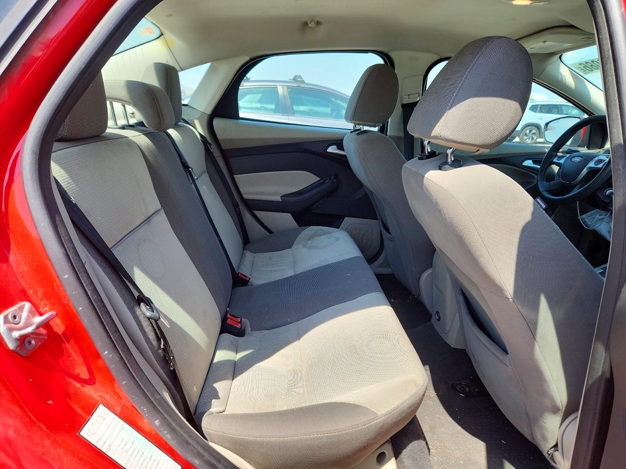 2014 Ford Focus Se Red vin: 1FADP3F20EL266623