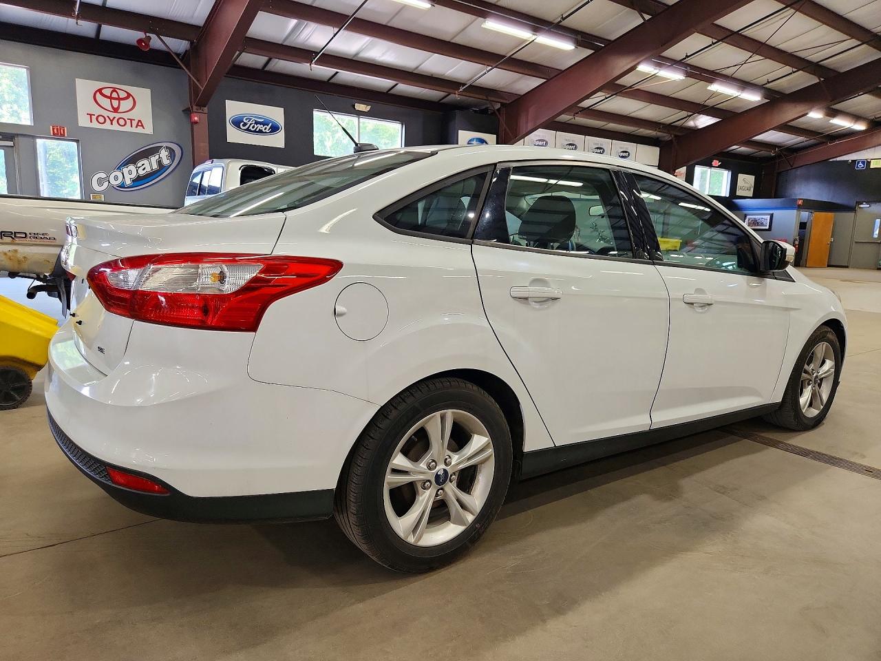 2014 Ford Focus Se White vin: 1FADP3F20EL274284