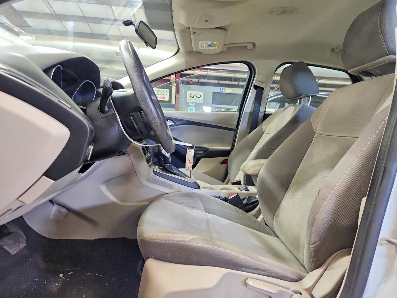 2014 Ford Focus Se White vin: 1FADP3F20EL274284