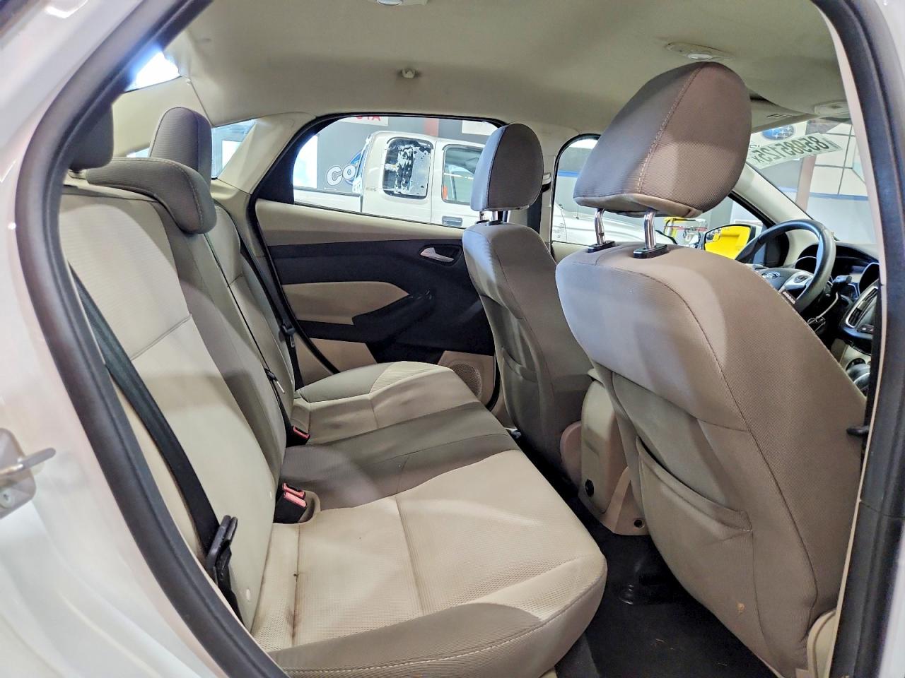 2014 Ford Focus Se White vin: 1FADP3F20EL274284