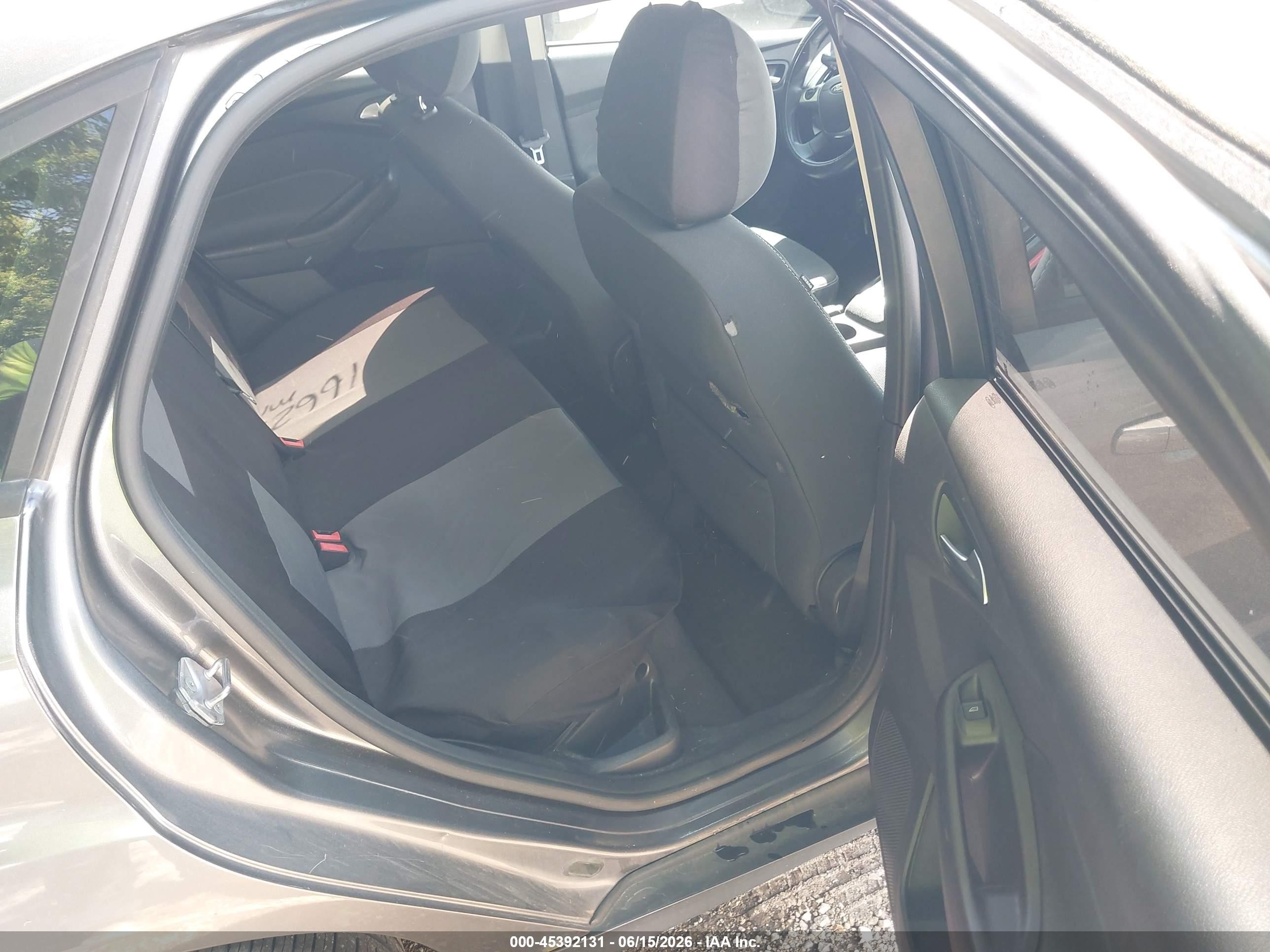 2014 Ford Focus Se Gray vin: 1FADP3F20EL280912