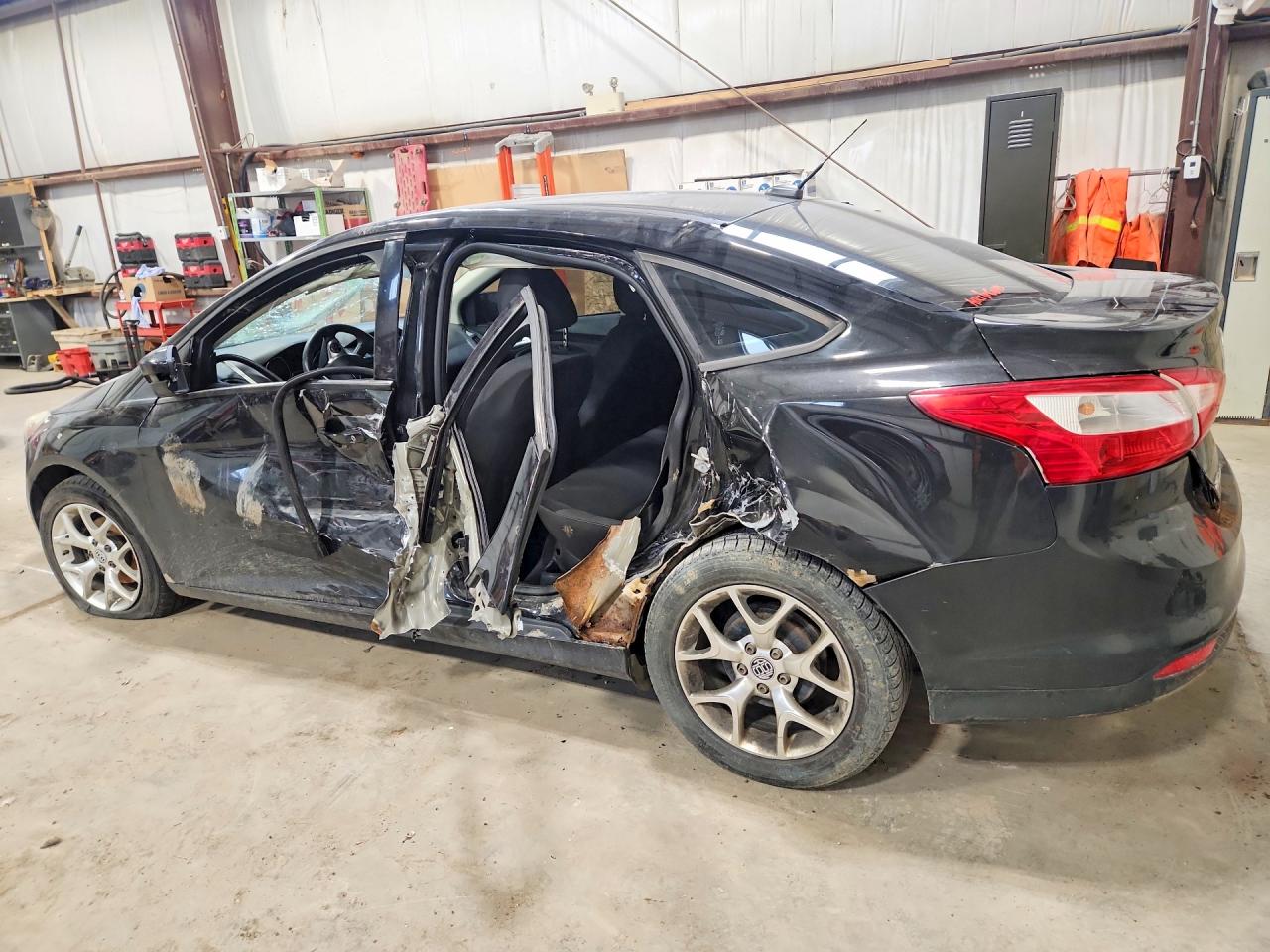2014 Ford Focus Se Черный vin: 1FADP3F20EL315030