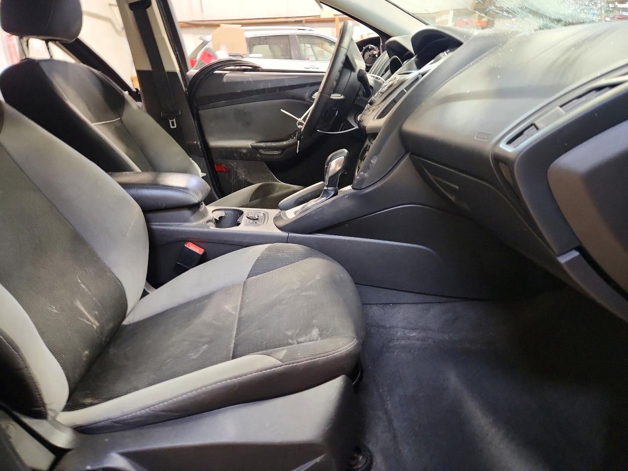 2014 Ford Focus Se Черный vin: 1FADP3F20EL315030