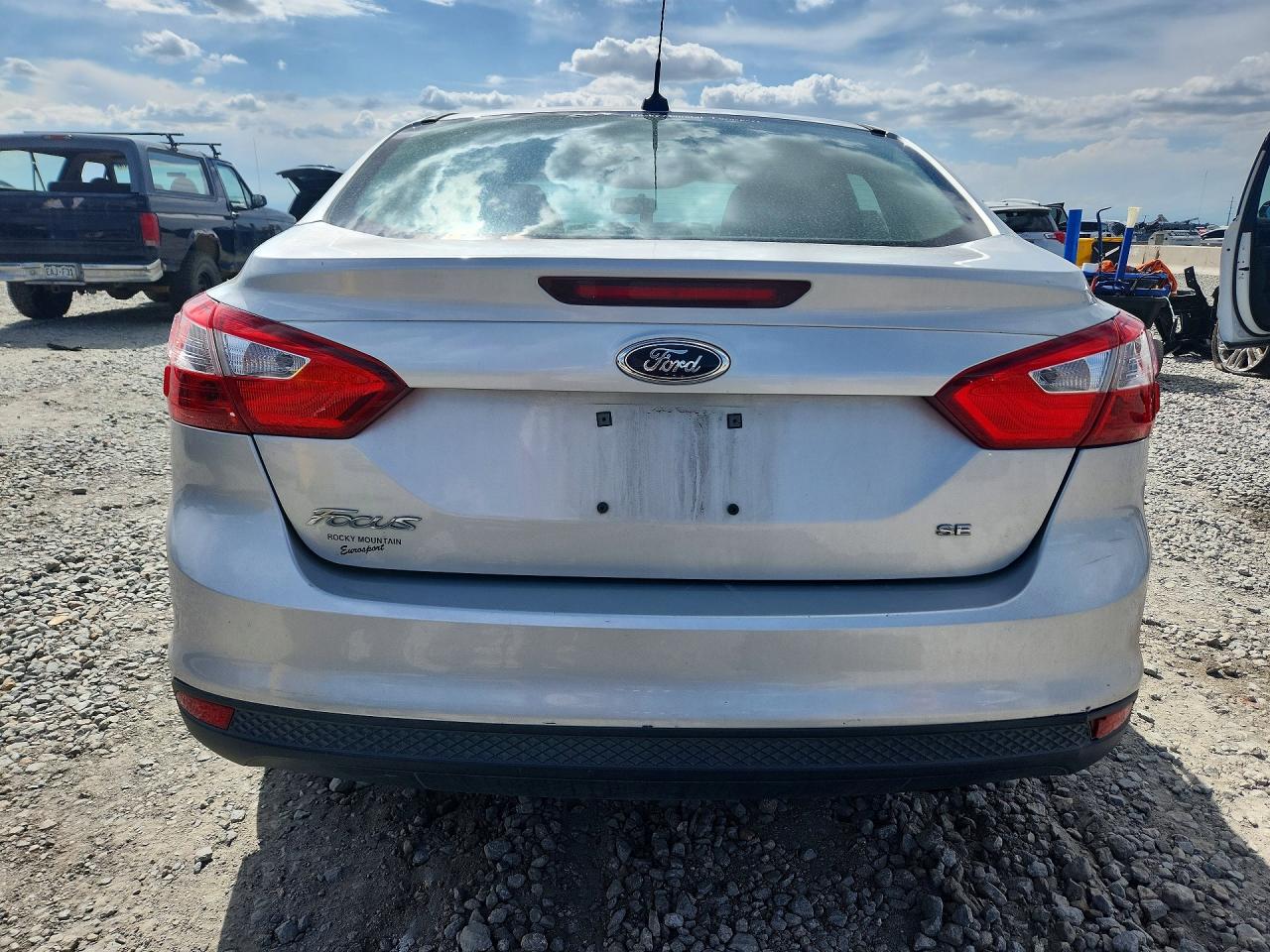 2014 Ford Focus Se Серебряный vin: 1FADP3F20EL332023