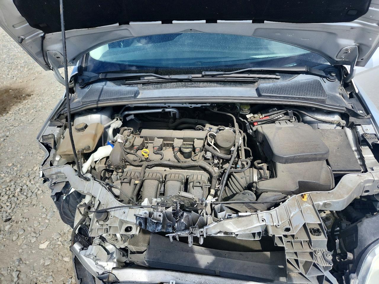 2014 Ford Focus Se Серебряный vin: 1FADP3F20EL332023
