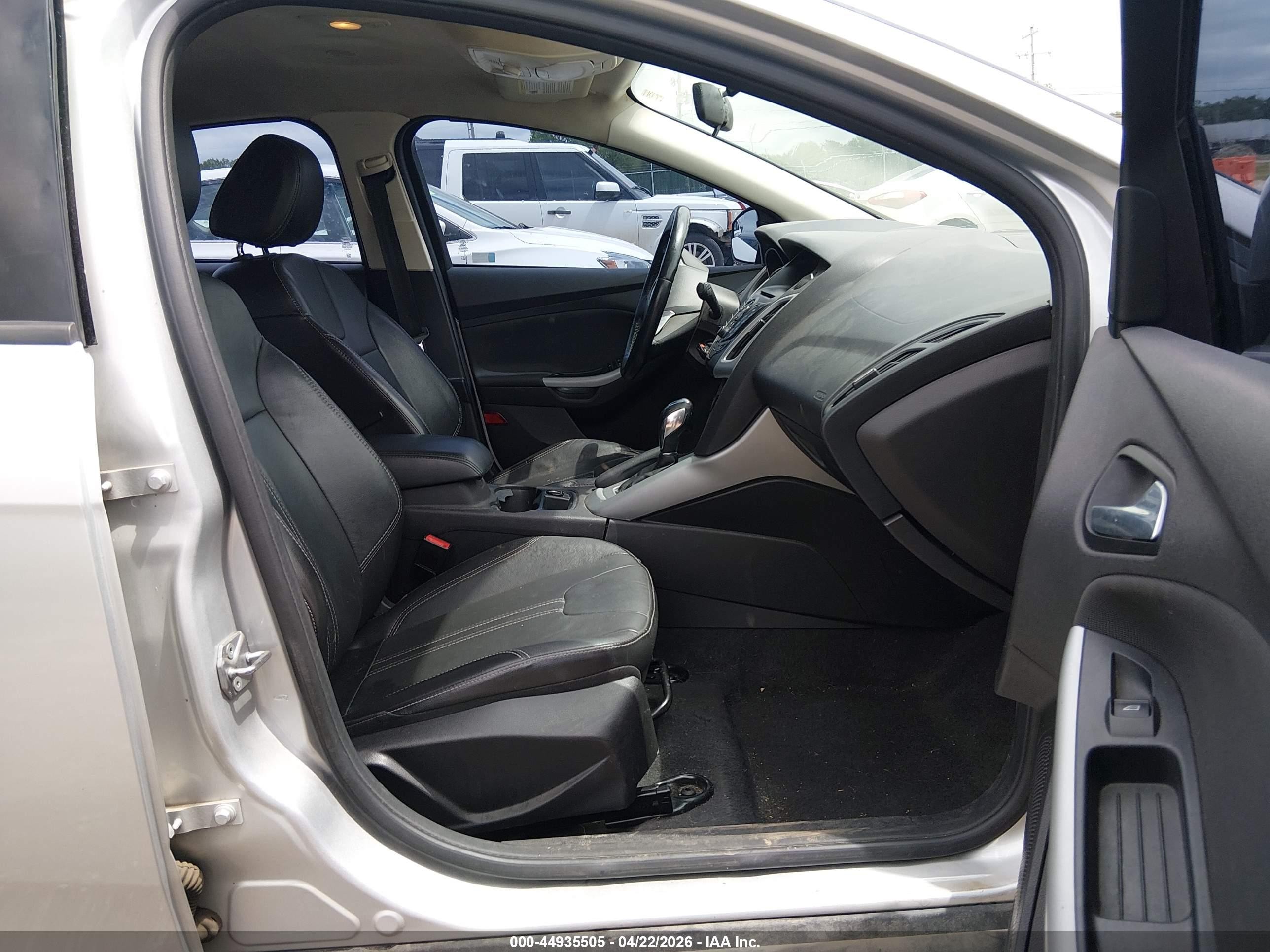 2014 Ford Focus Se Silver vin: 1FADP3F20EL349047