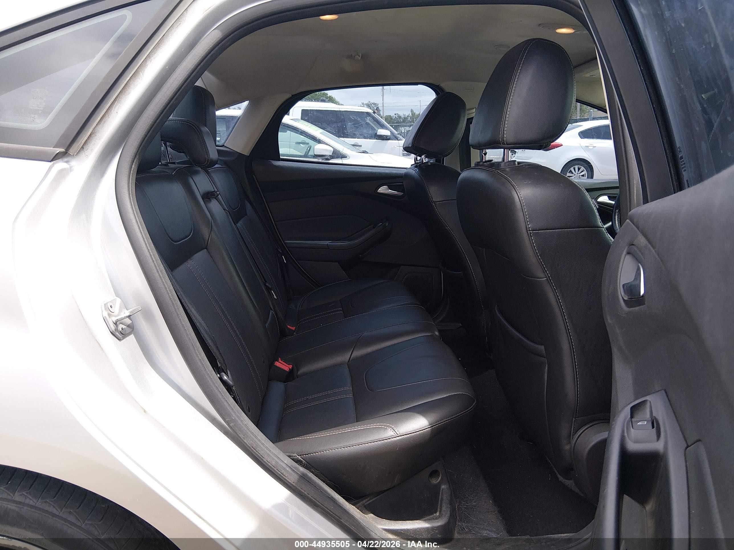 2014 Ford Focus Se Silver vin: 1FADP3F20EL349047