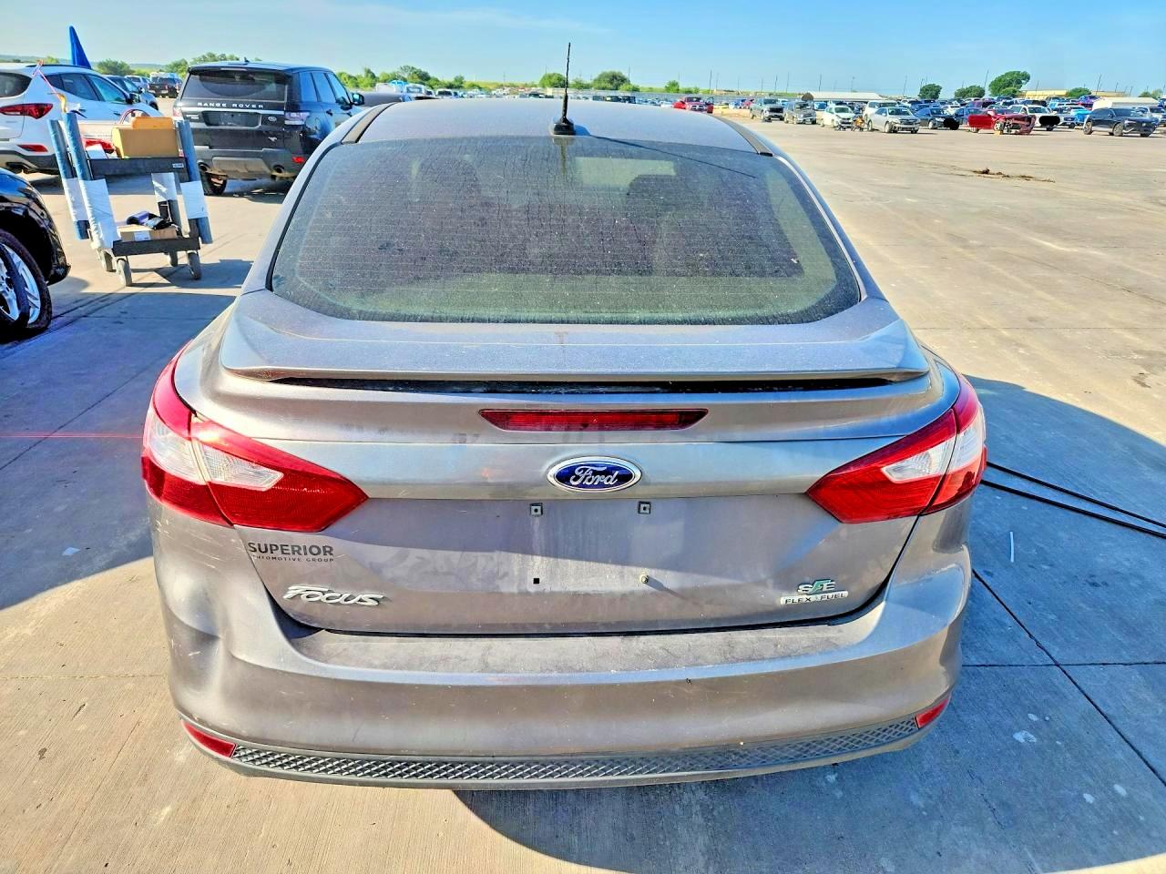 2014 Ford Focus Se Gray vin: 1FADP3F20EL359948