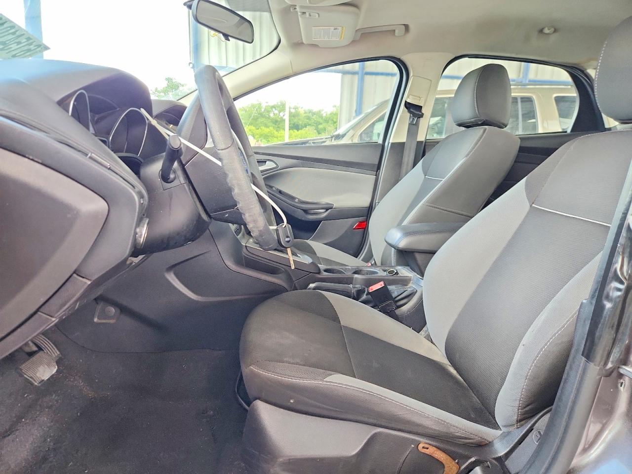 2014 Ford Focus Se Gray vin: 1FADP3F20EL368178