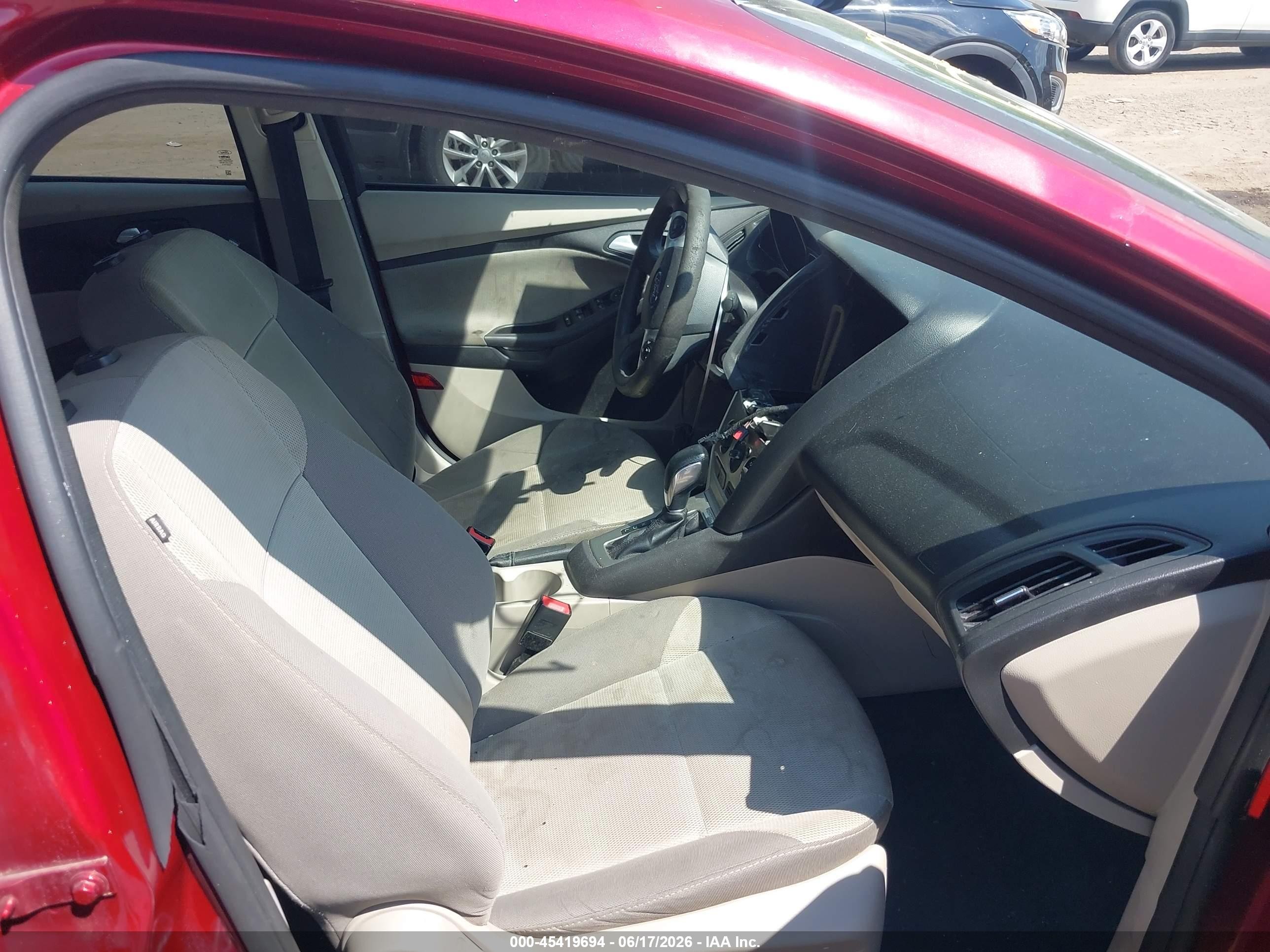 2014 Ford Focus Se Red vin: 1FADP3F20EL369265
