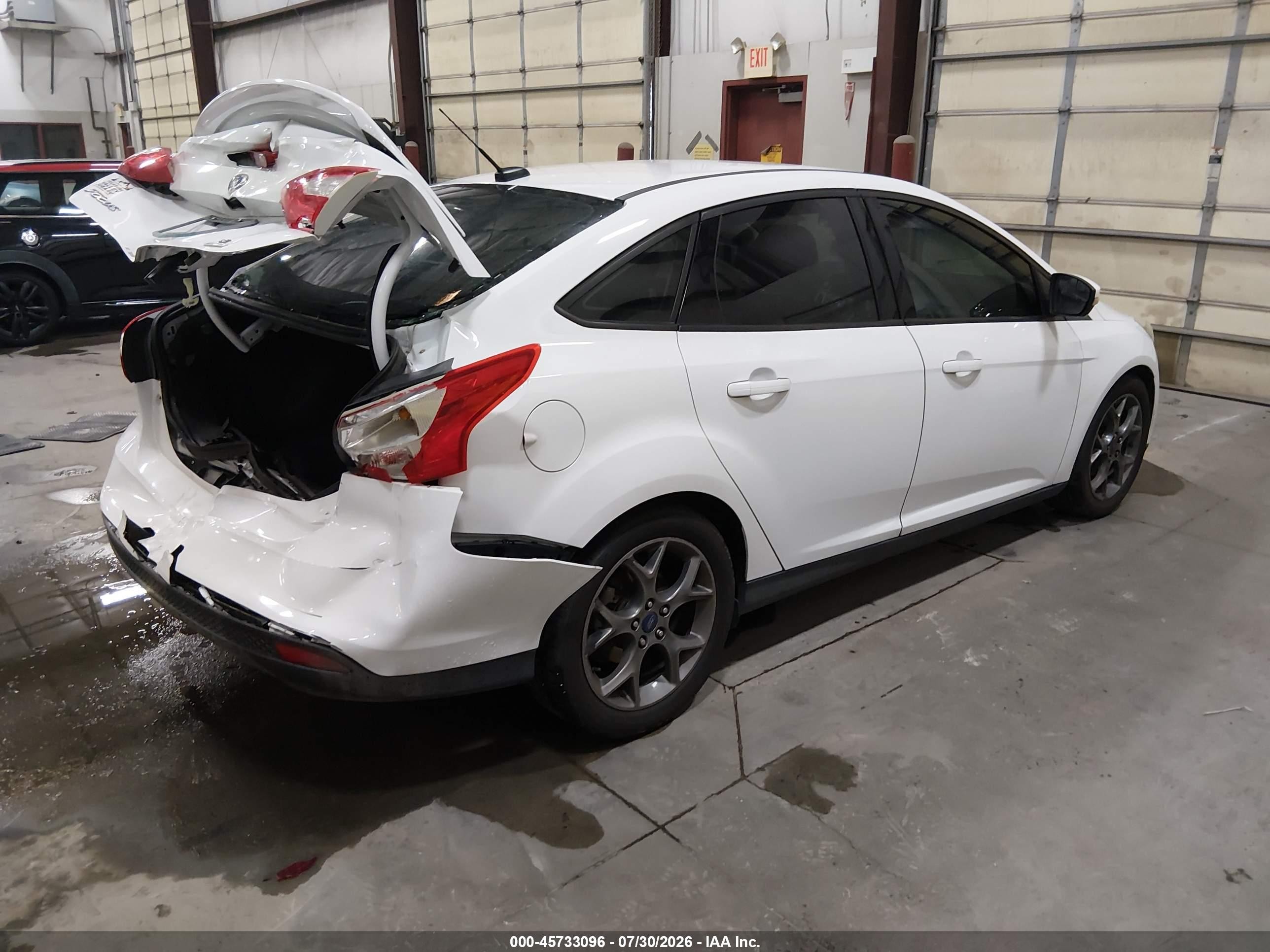 2014 Ford Focus Se Белый vin: 1FADP3F20EL373865