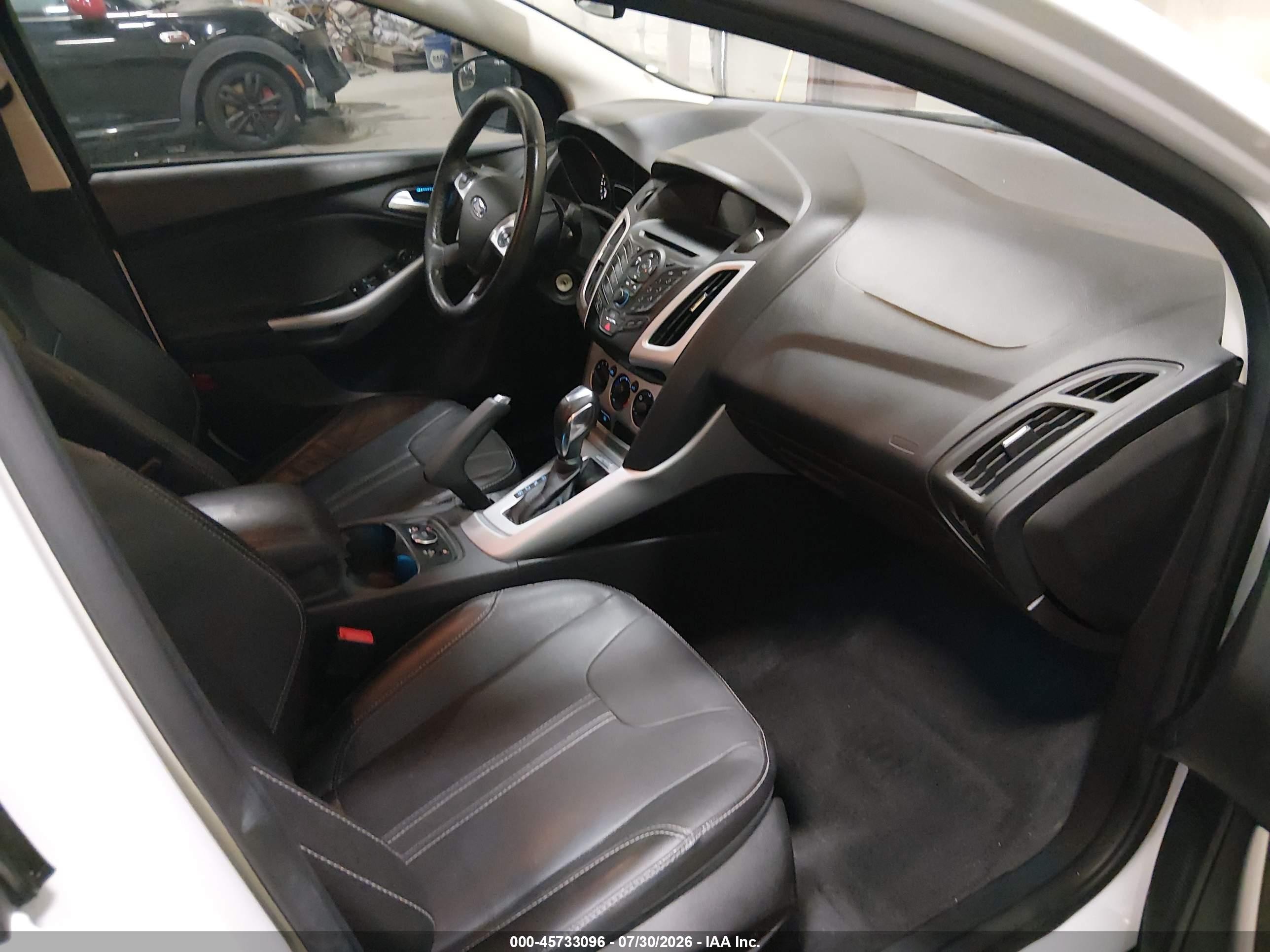 2014 Ford Focus Se Белый vin: 1FADP3F20EL373865