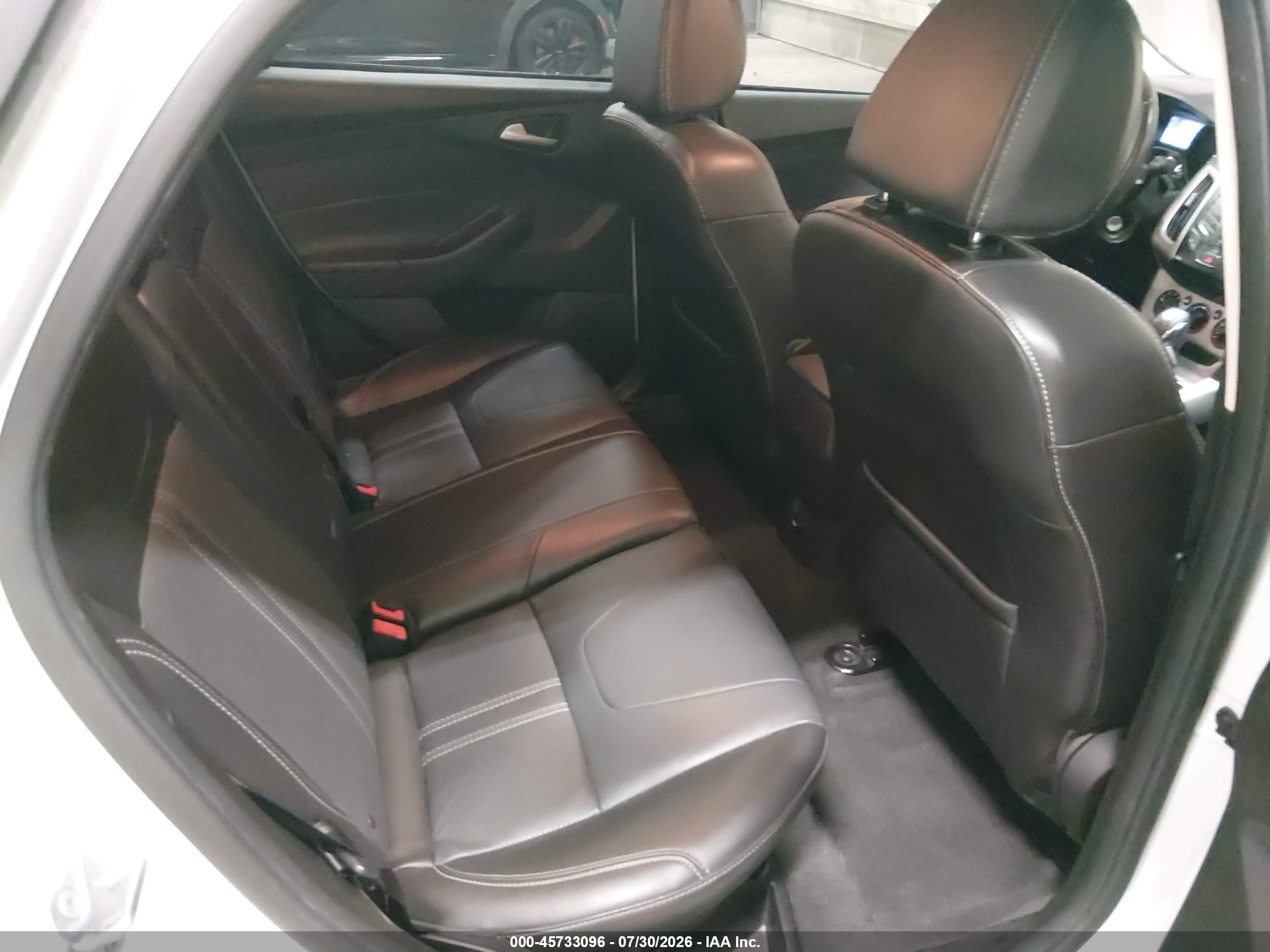 2014 Ford Focus Se Белый vin: 1FADP3F20EL373865