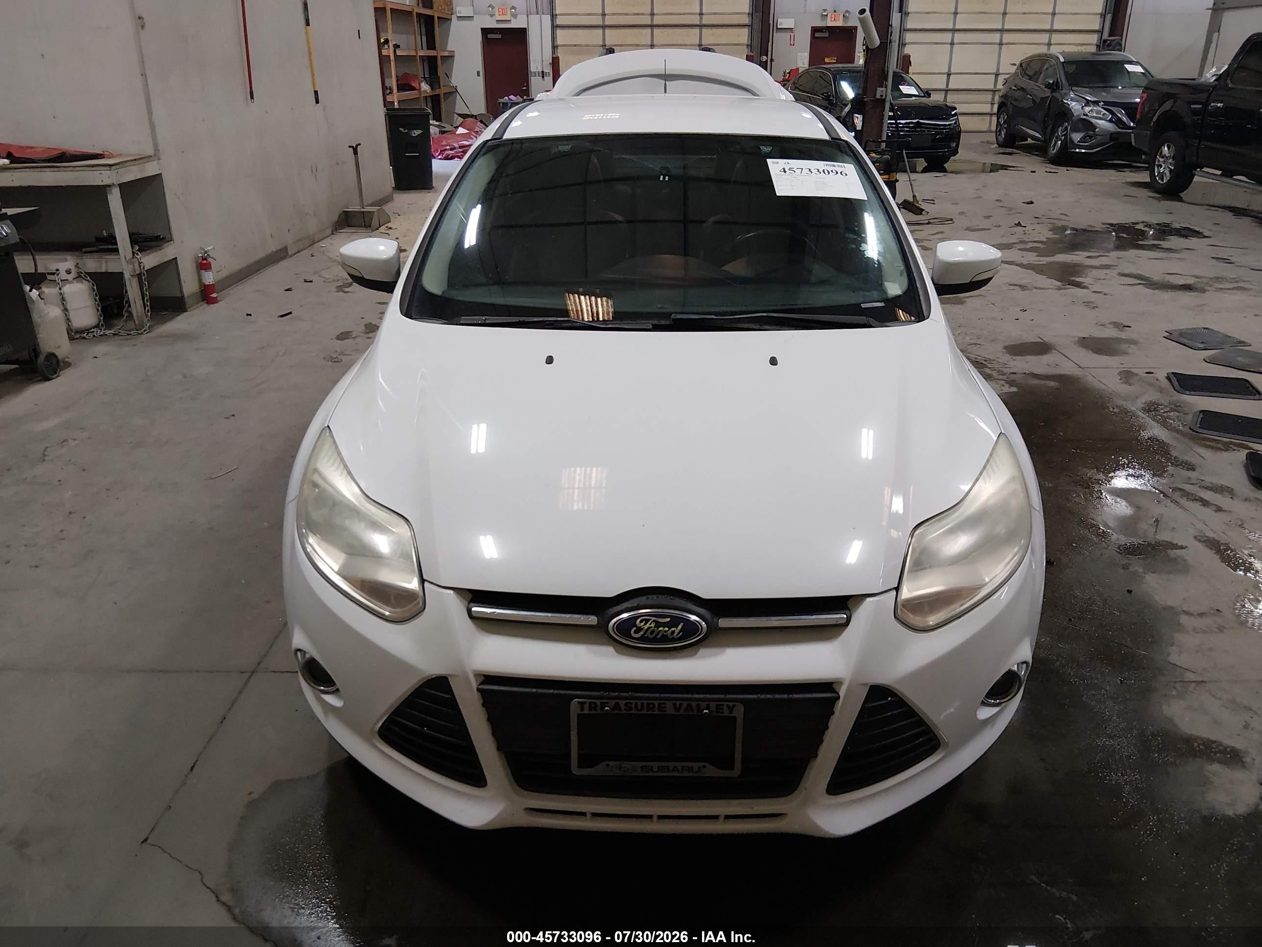 2014 Ford Focus Se Белый vin: 1FADP3F20EL373865