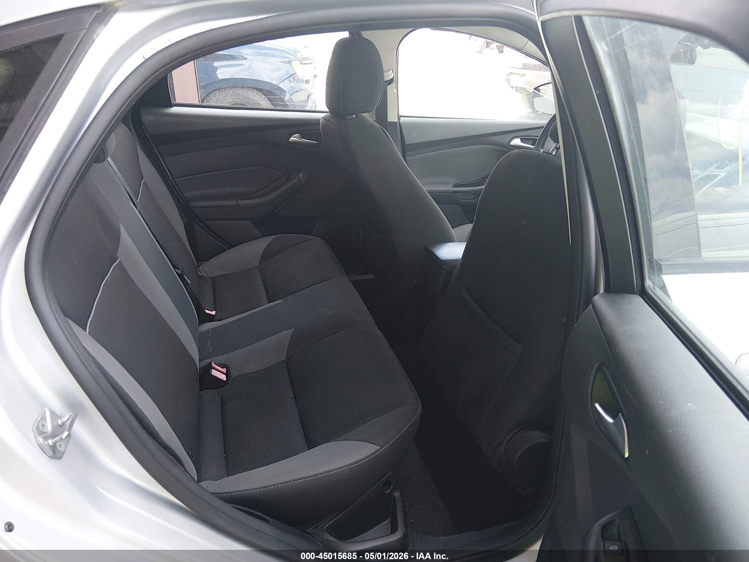 2014 Ford Focus Se Silver vin: 1FADP3F20EL390505