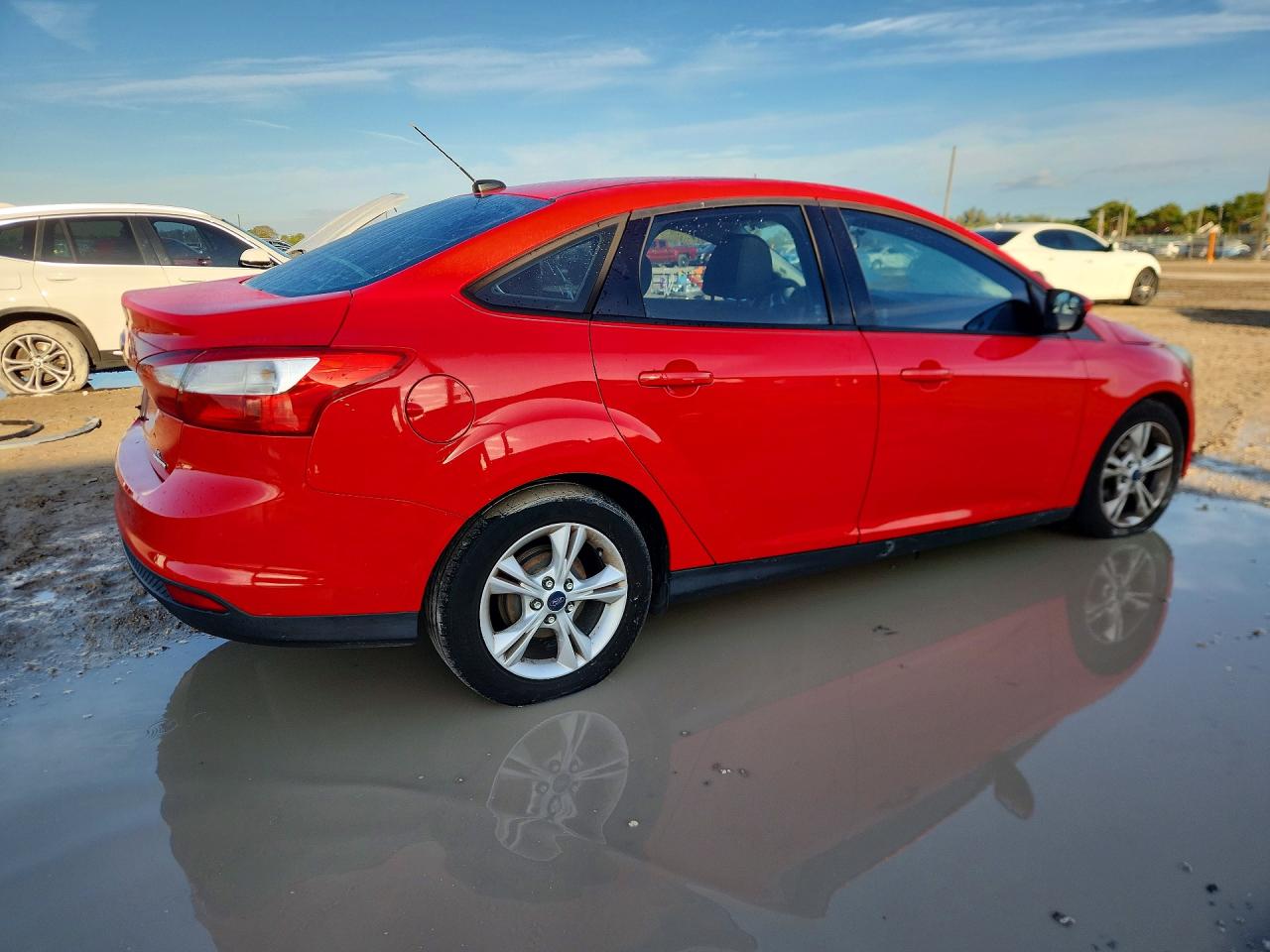 2014 Ford Focus Se Red vin: 1FADP3F20EL403396