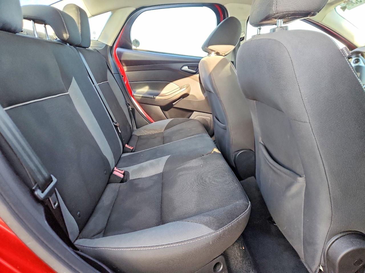 2014 Ford Focus Se Red vin: 1FADP3F20EL403396
