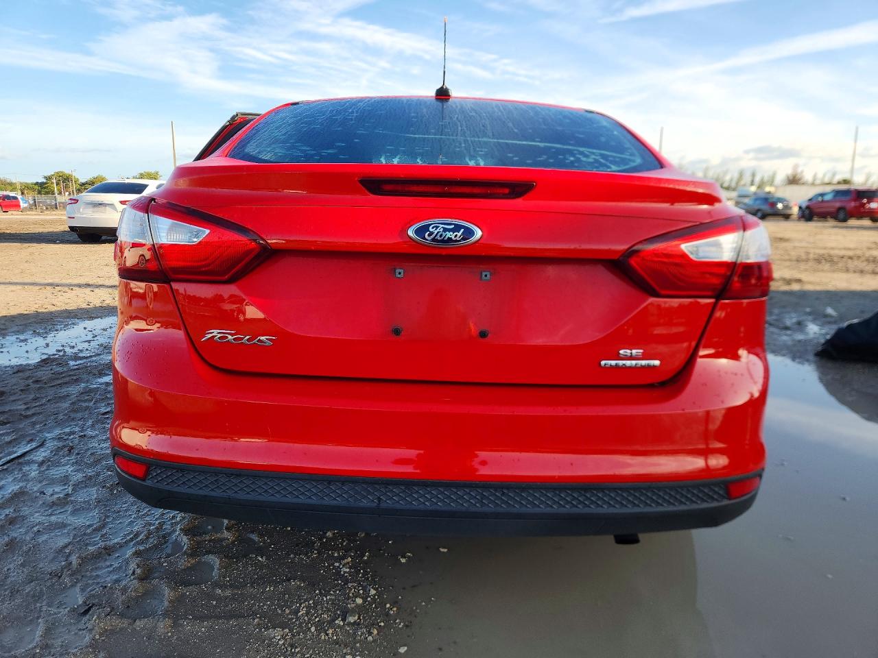 2014 Ford Focus Se Red vin: 1FADP3F20EL403396