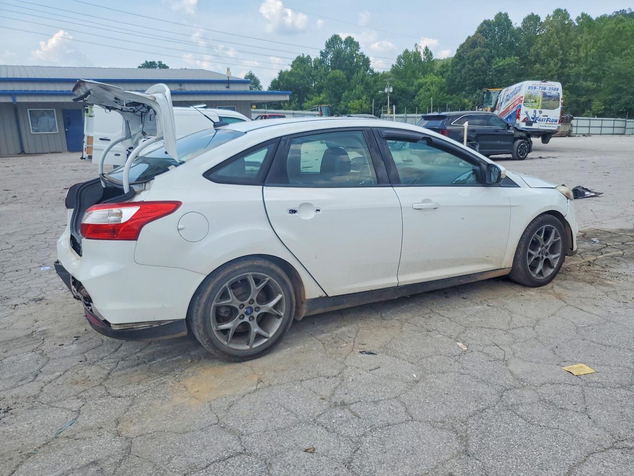2014 Ford Focus Se White vin: 1FADP3F20EL405360