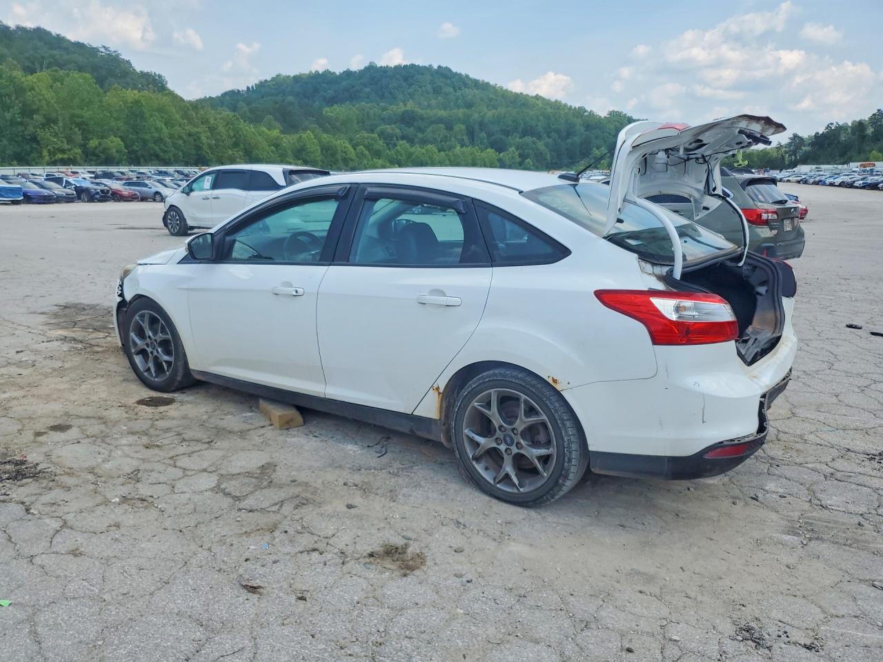 2014 Ford Focus Se White vin: 1FADP3F20EL405360