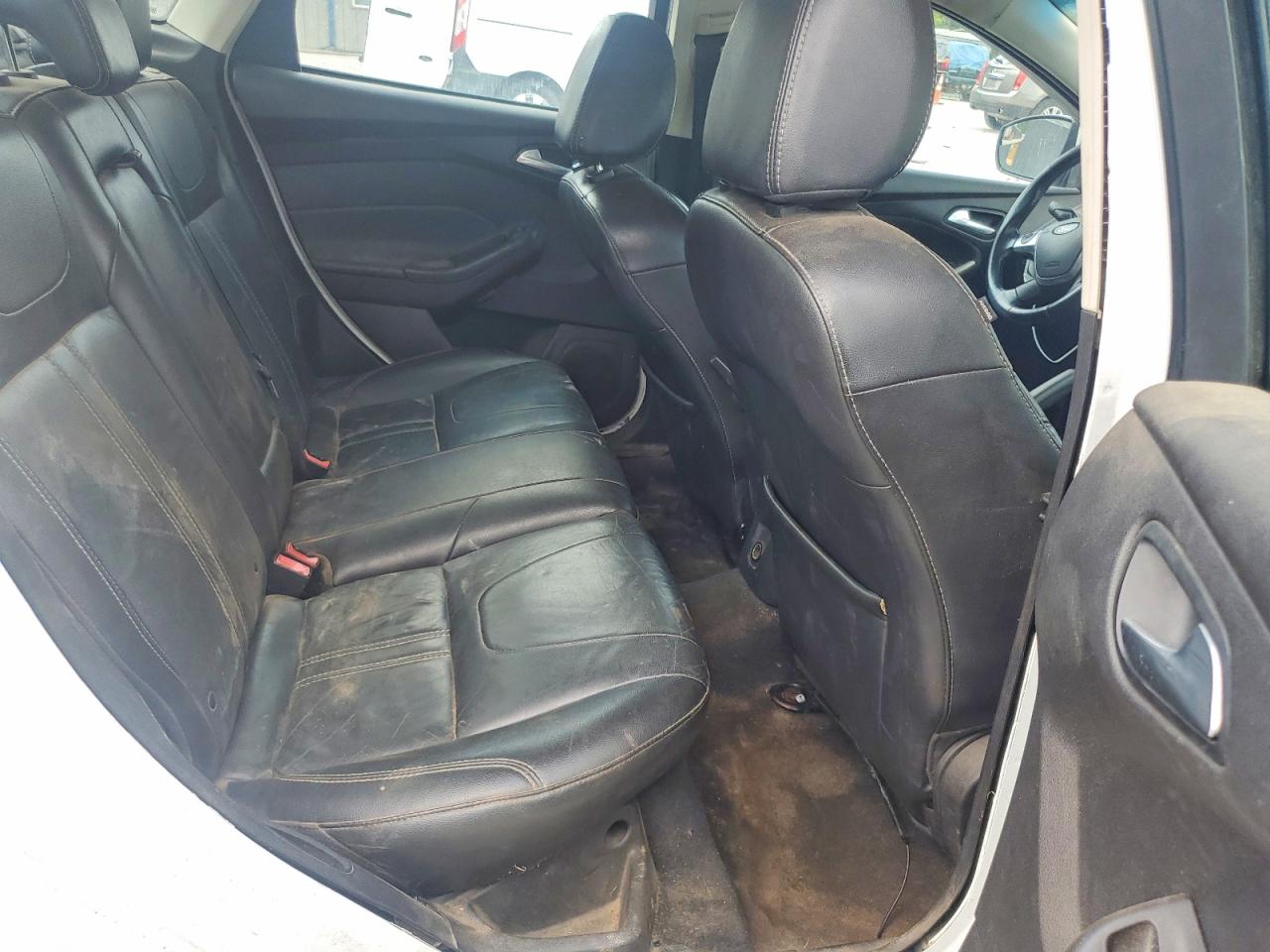 2014 Ford Focus Se White vin: 1FADP3F20EL405360