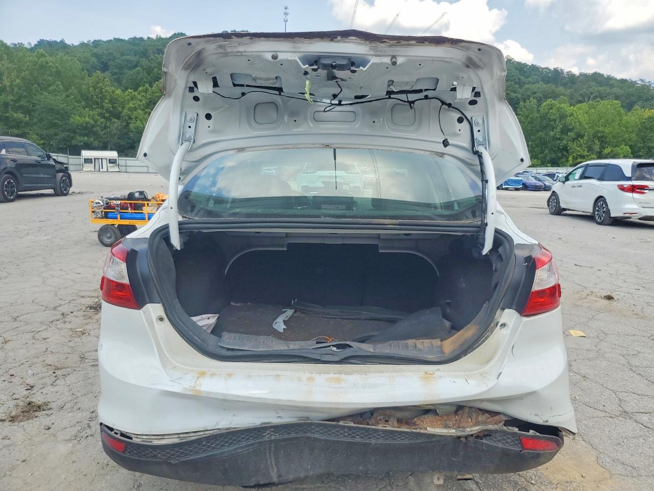 2014 Ford Focus Se White vin: 1FADP3F20EL405360