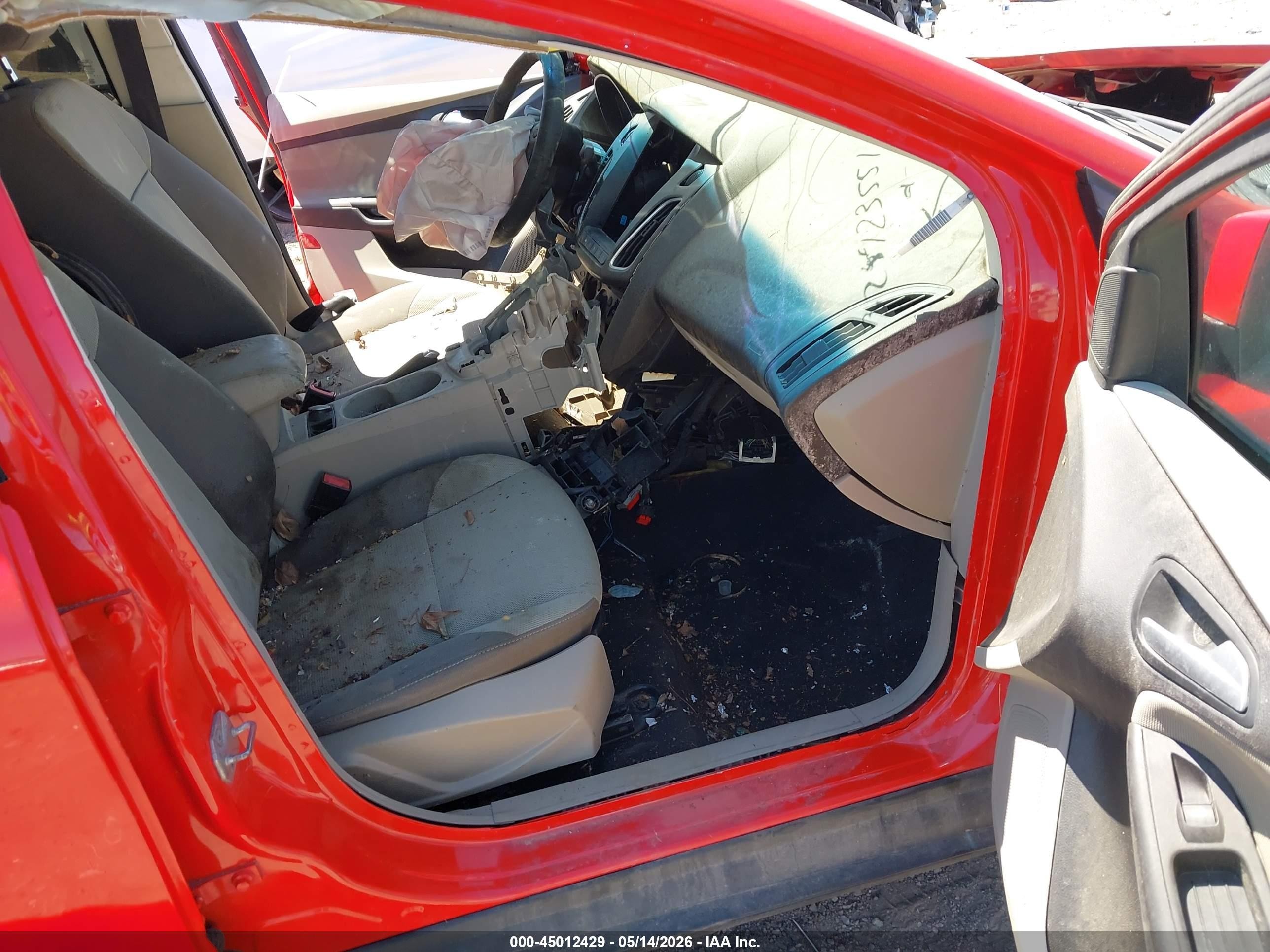 2014 Ford Focus Se Red vin: 1FADP3F20EL411868