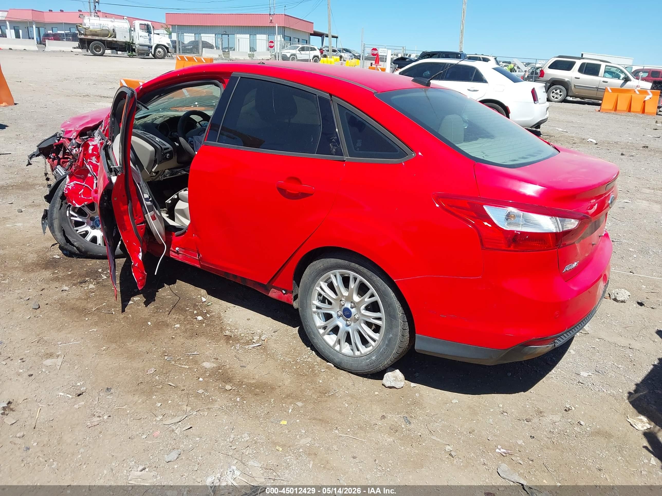 2014 Ford Focus Se Red vin: 1FADP3F20EL411868