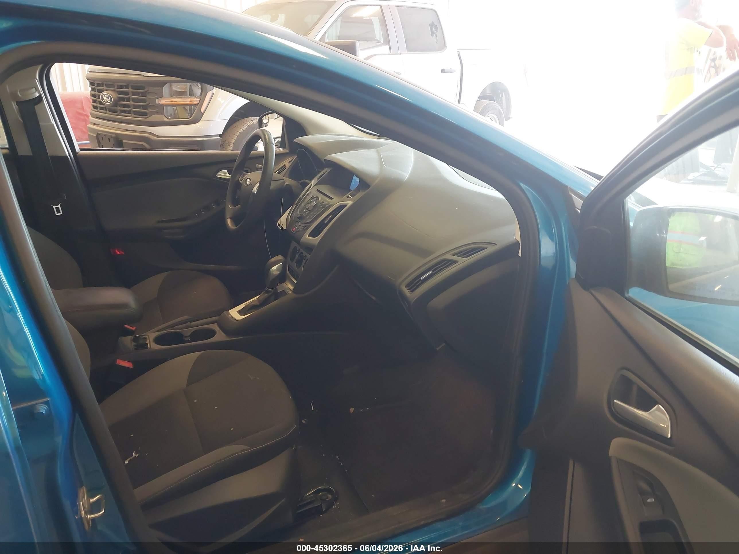 2014 Ford Focus Se Blue vin: 1FADP3F20EL428914