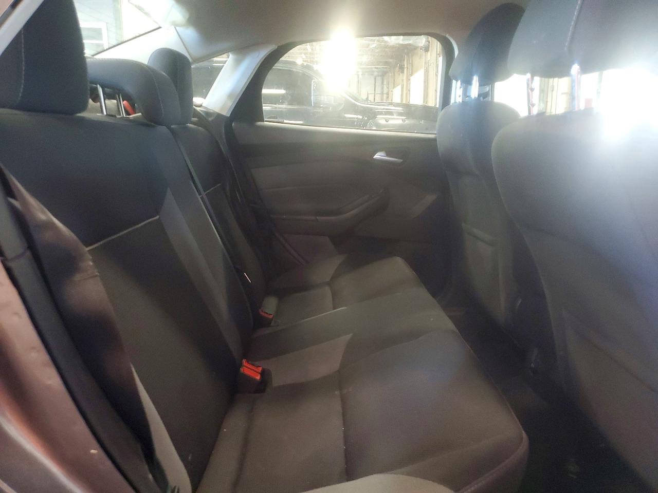 2014 Ford Focus Se Gray vin: 1FADP3F20EL432039