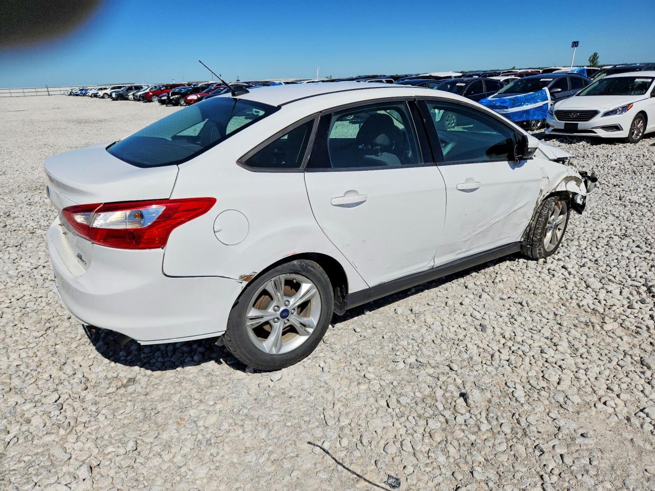 2014 Ford Focus Se White vin: 1FADP3F20EL432073