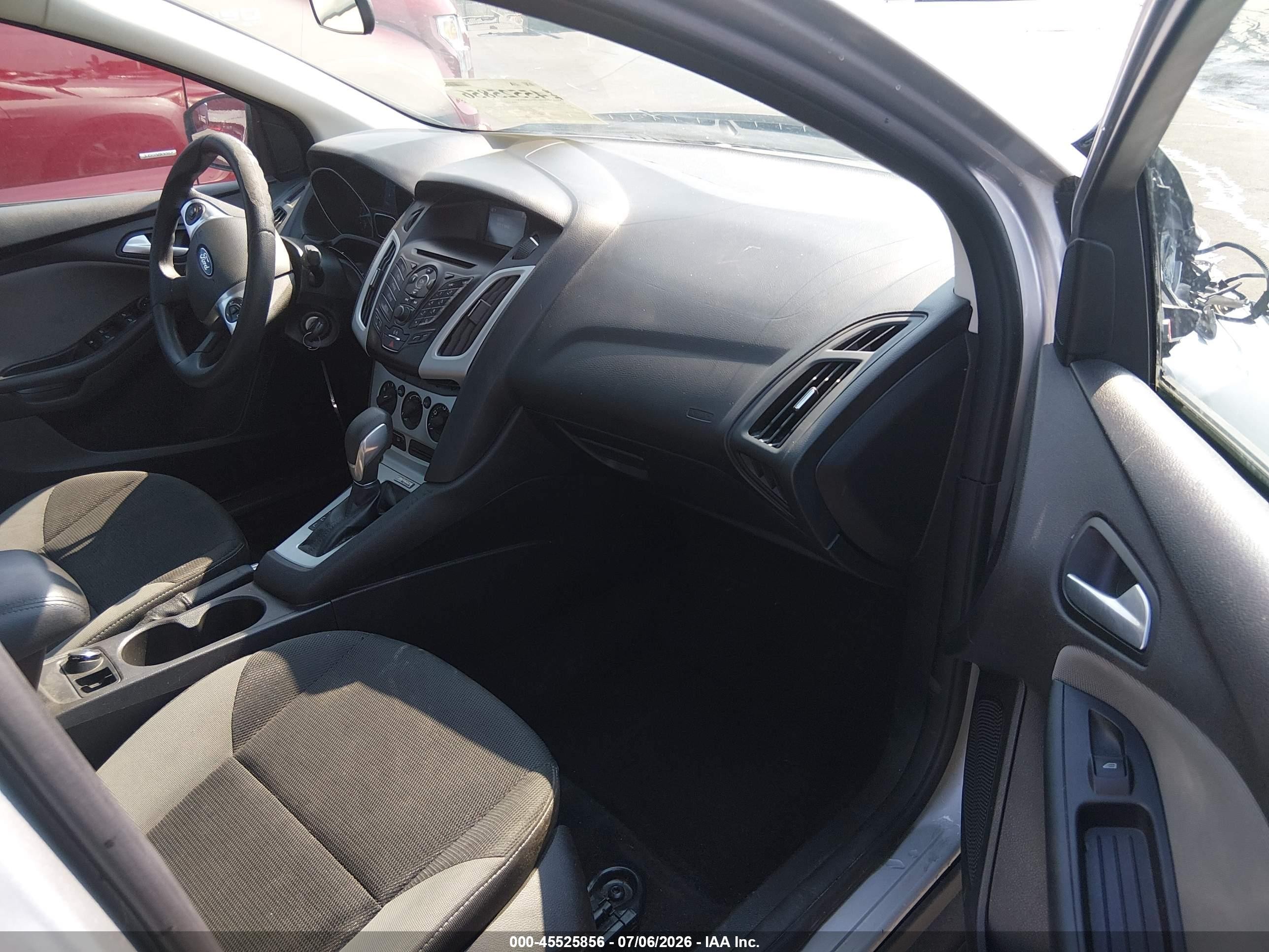 2014 Ford Focus Se Silver vin: 1FADP3F20EL453585