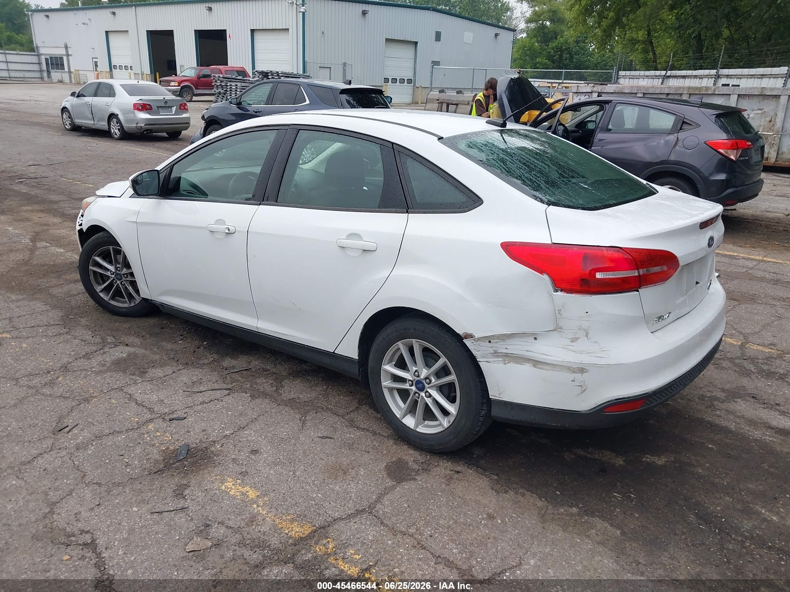 2015 Ford Focus Se White vin: 1FADP3F20FL204141