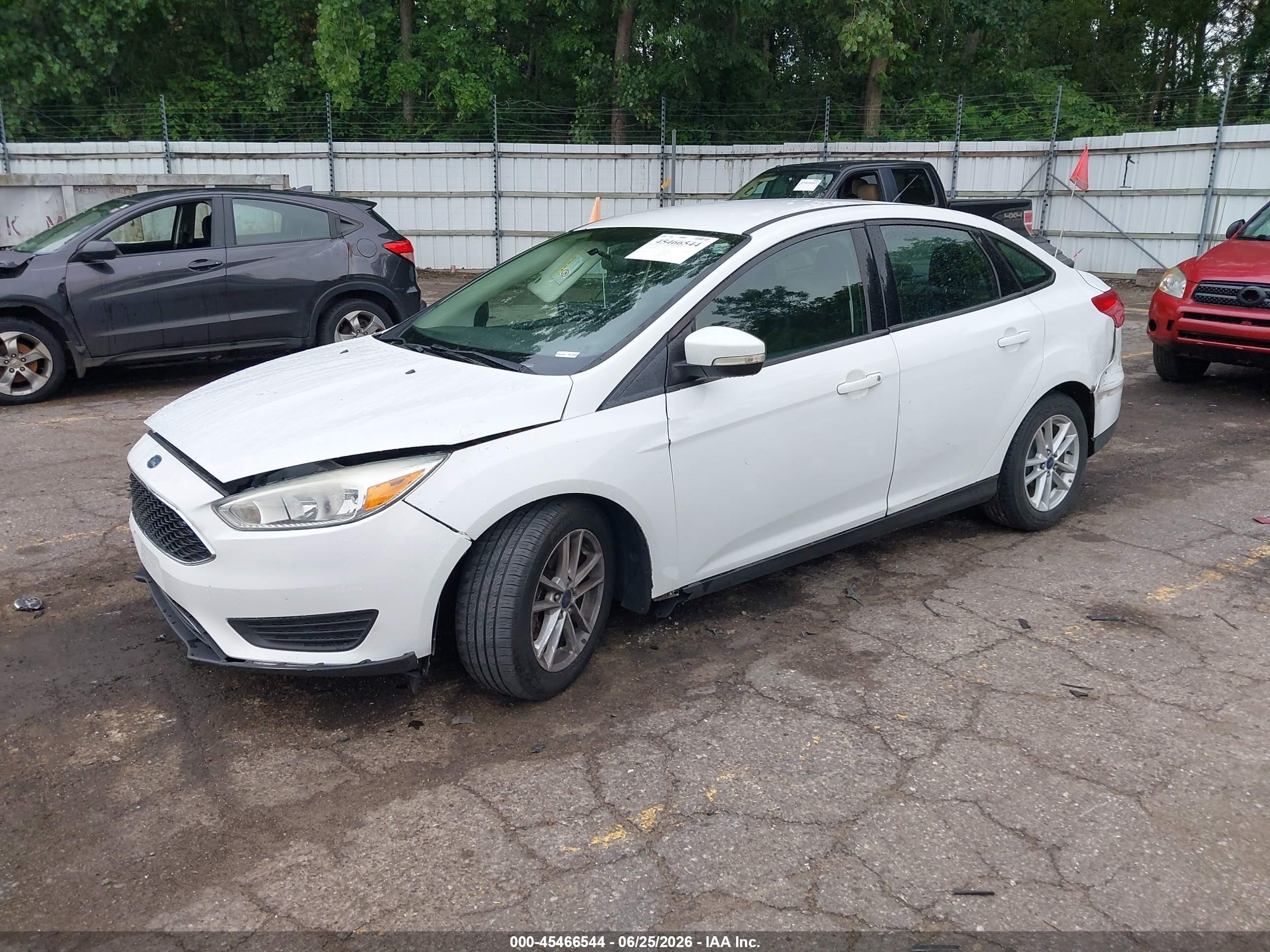 2015 Ford Focus Se White vin: 1FADP3F20FL204141